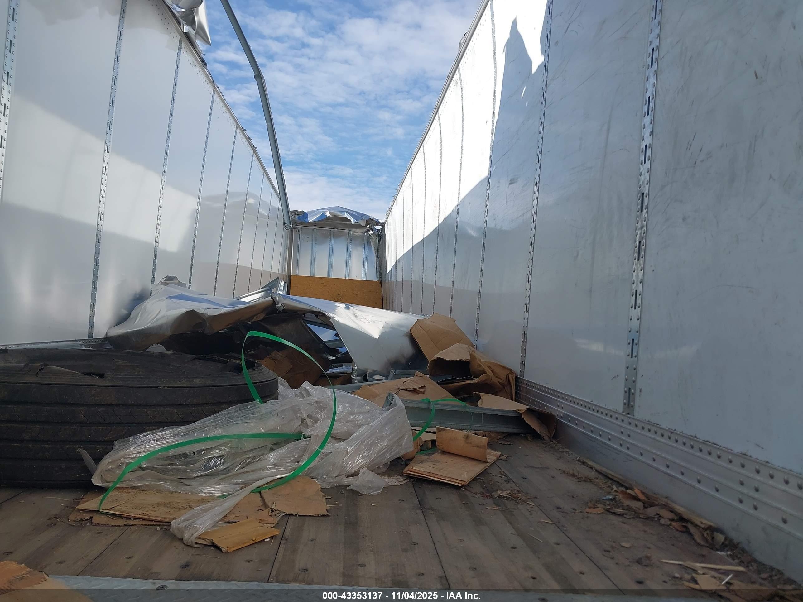 STOUGHTON TRAILERS image 8