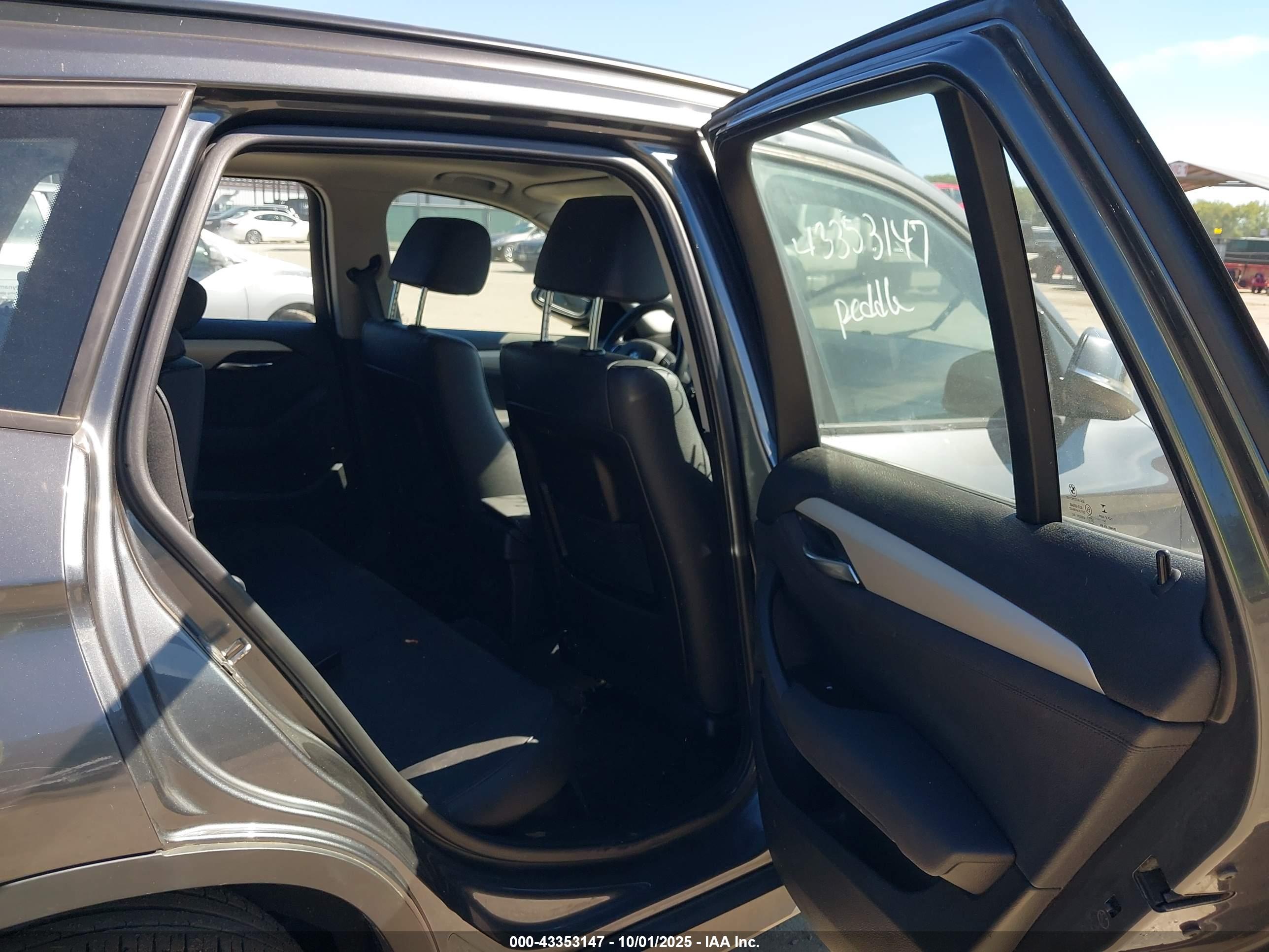 BMW X1 image 8