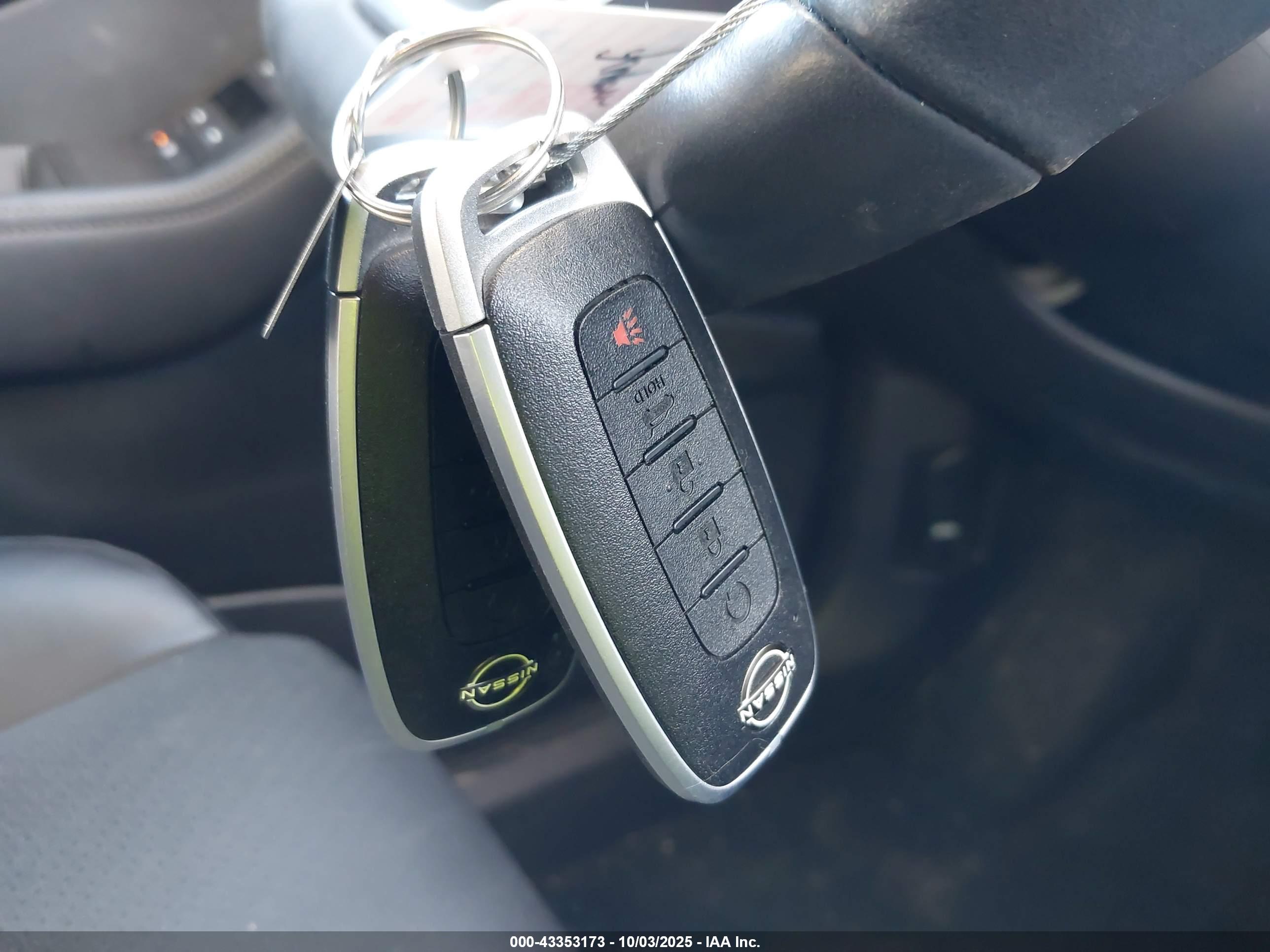 NISSAN ROGUE image 11