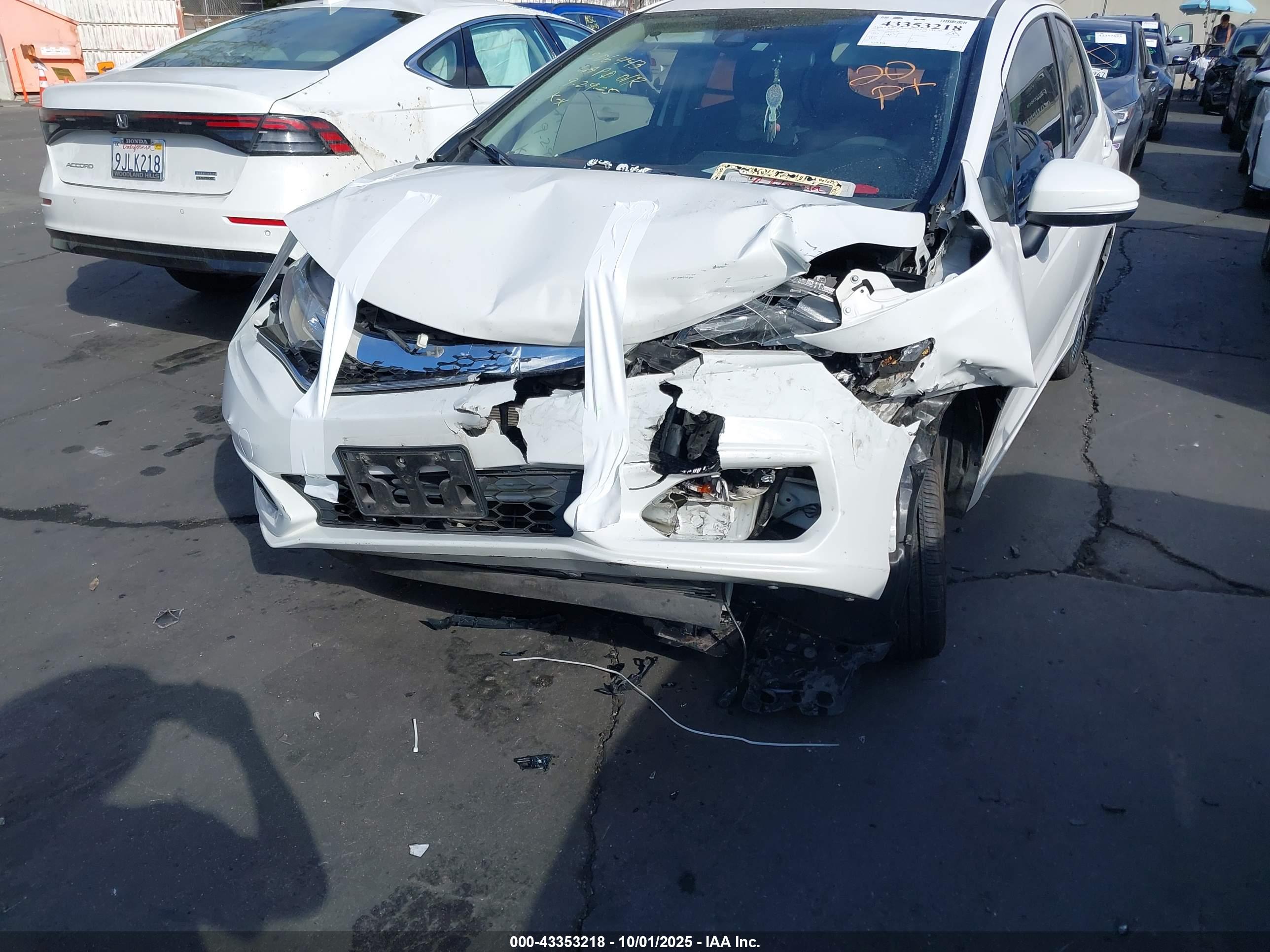 HONDA FIT image 6