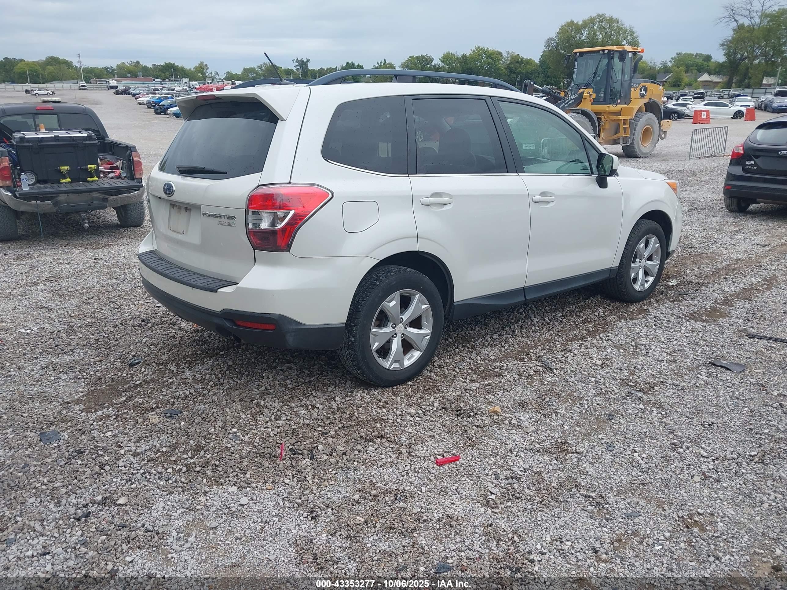 SUBARU FORESTER image 4