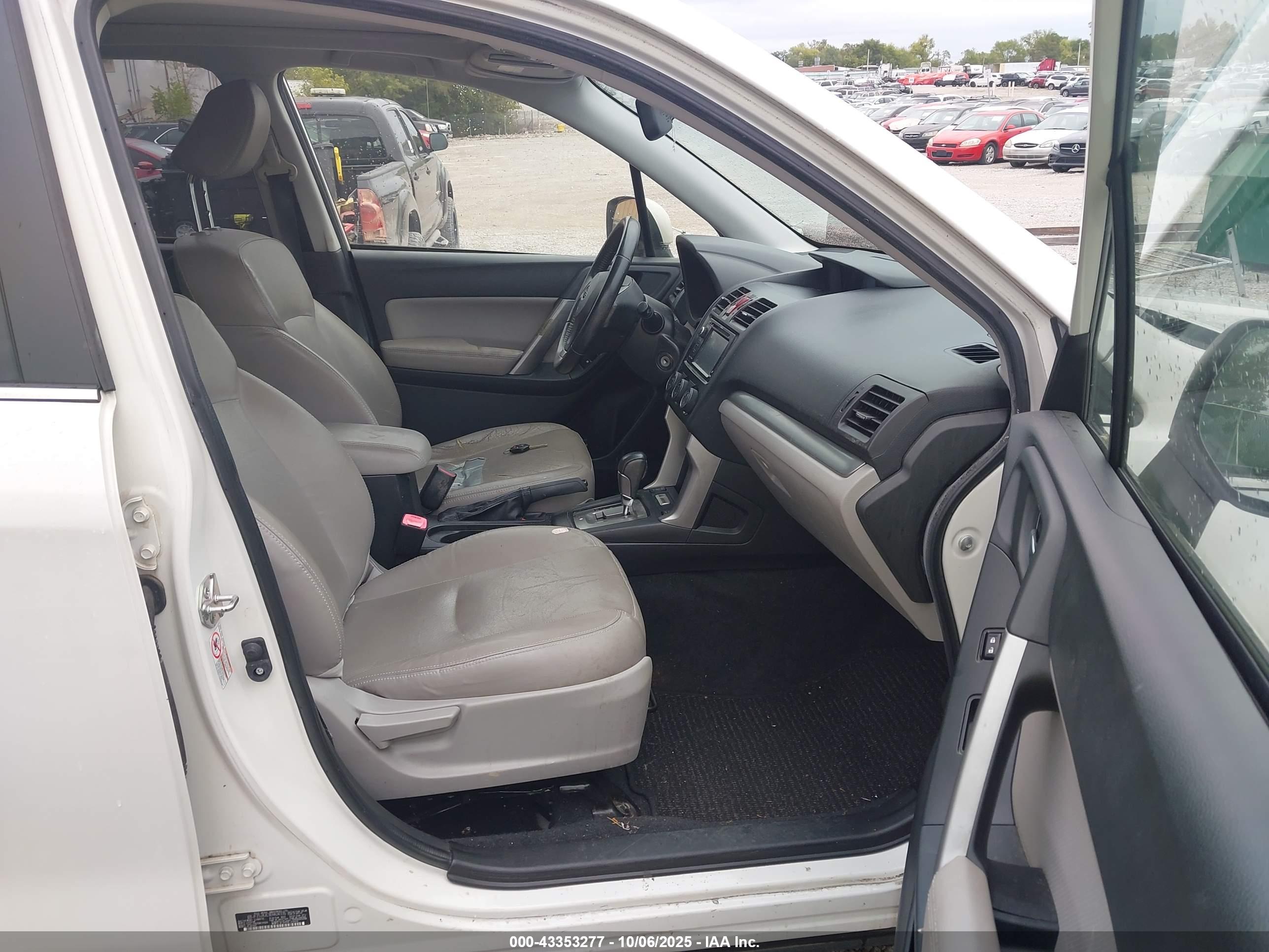 SUBARU FORESTER image 5