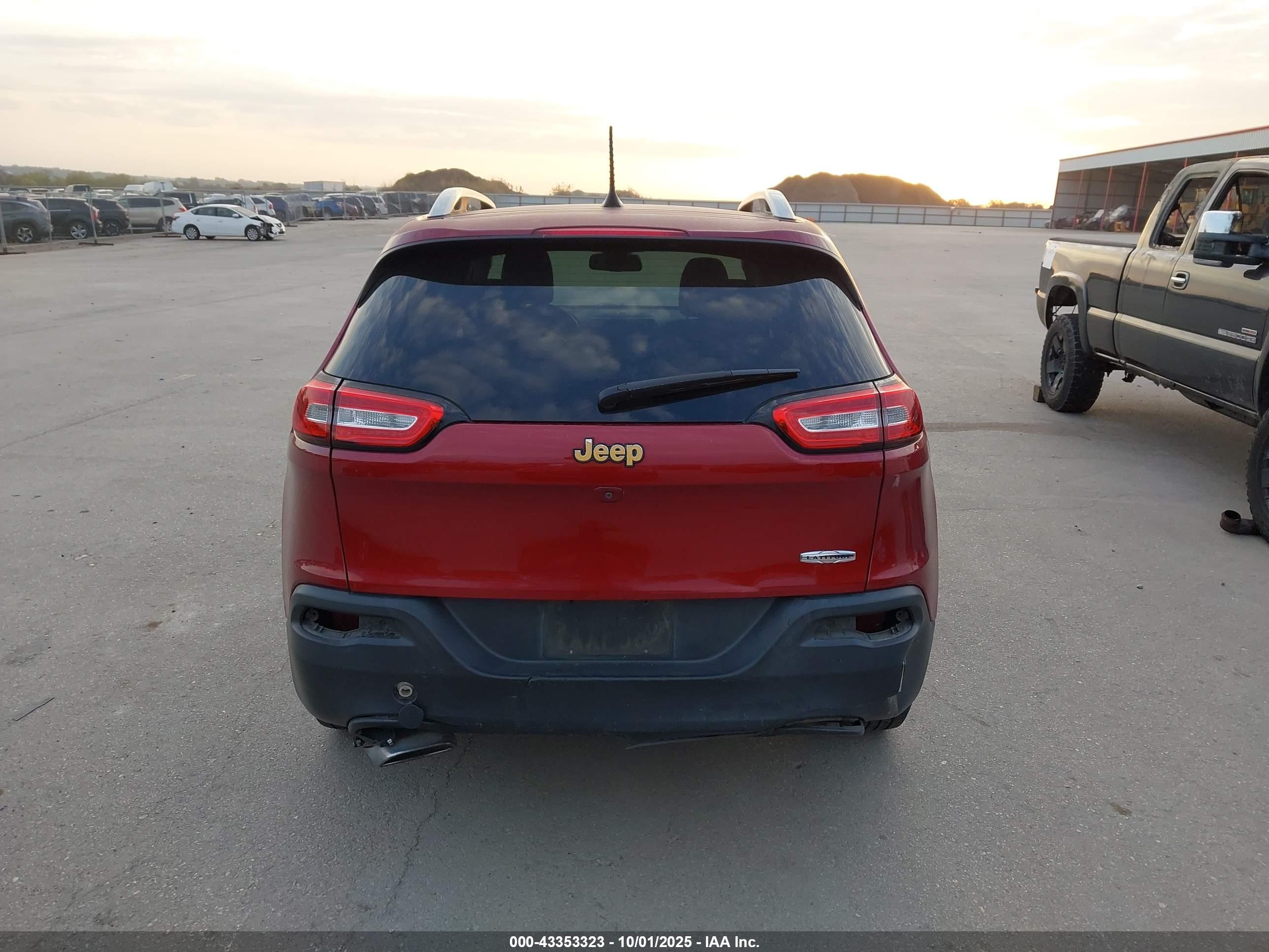 JEEP CHEROKEE image 6