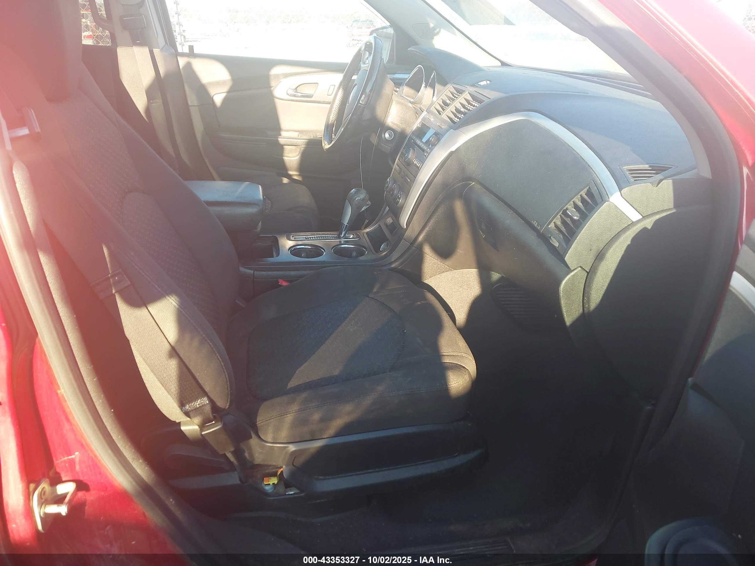 CHEVROLET TRAVERSE image 5