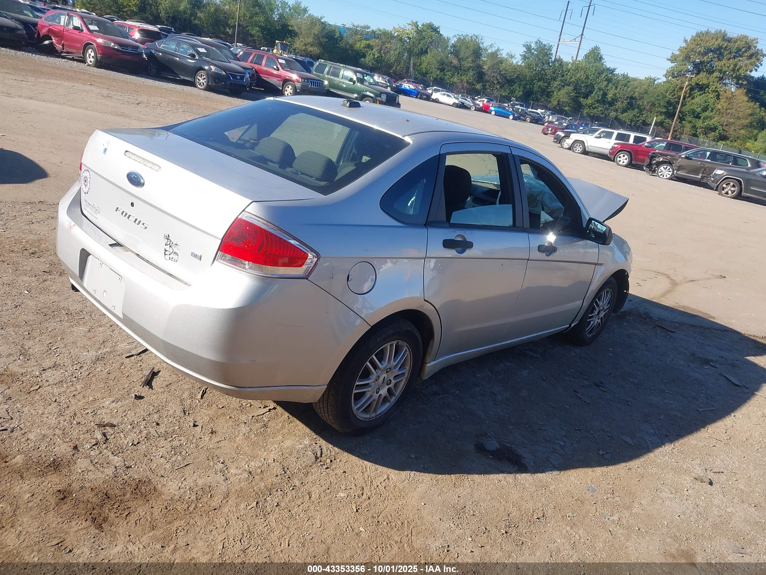 FORD FOCUS image 4