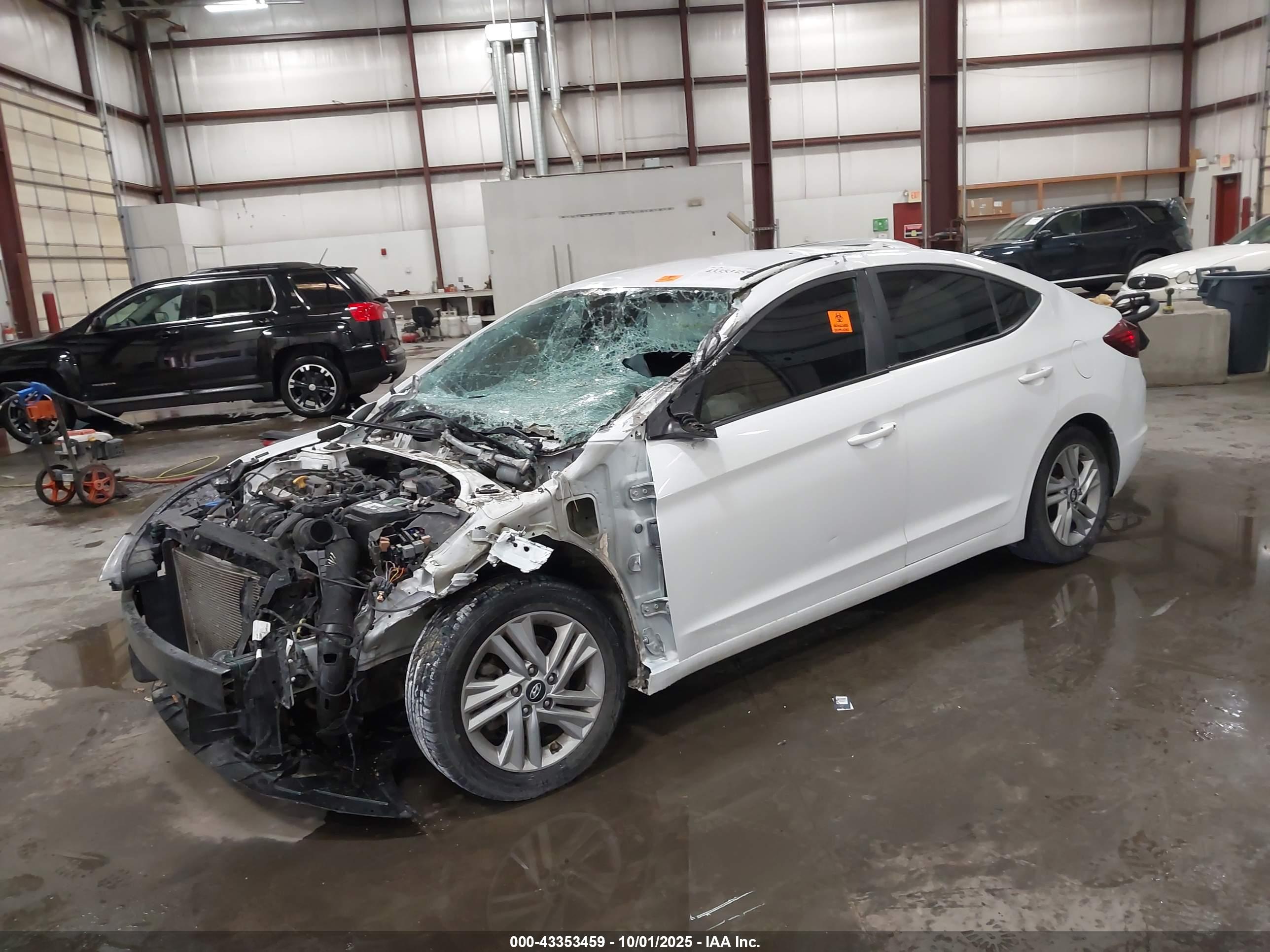 HYUNDAI ELANTRA image 2