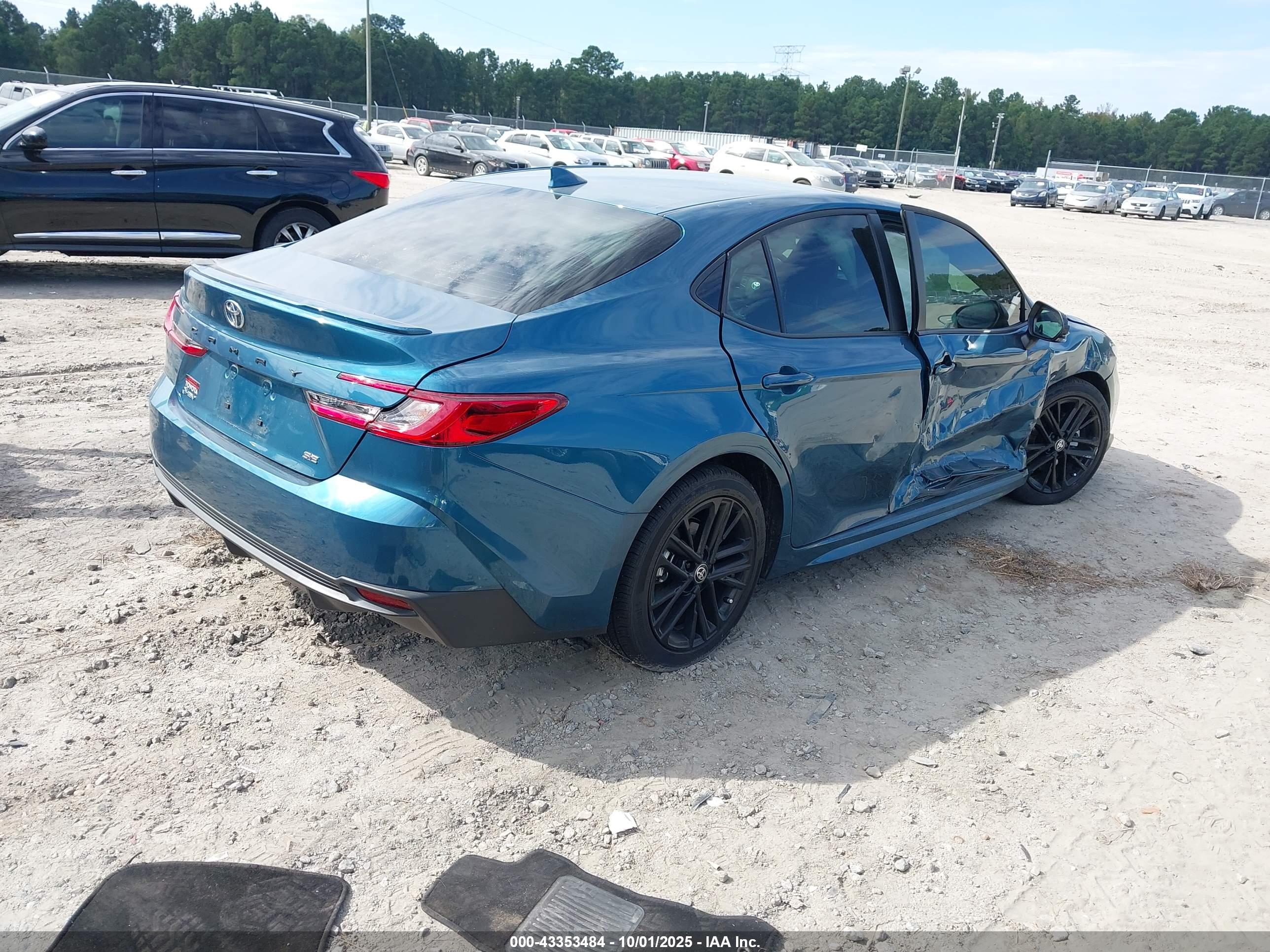 TOYOTA CAMRY image 4