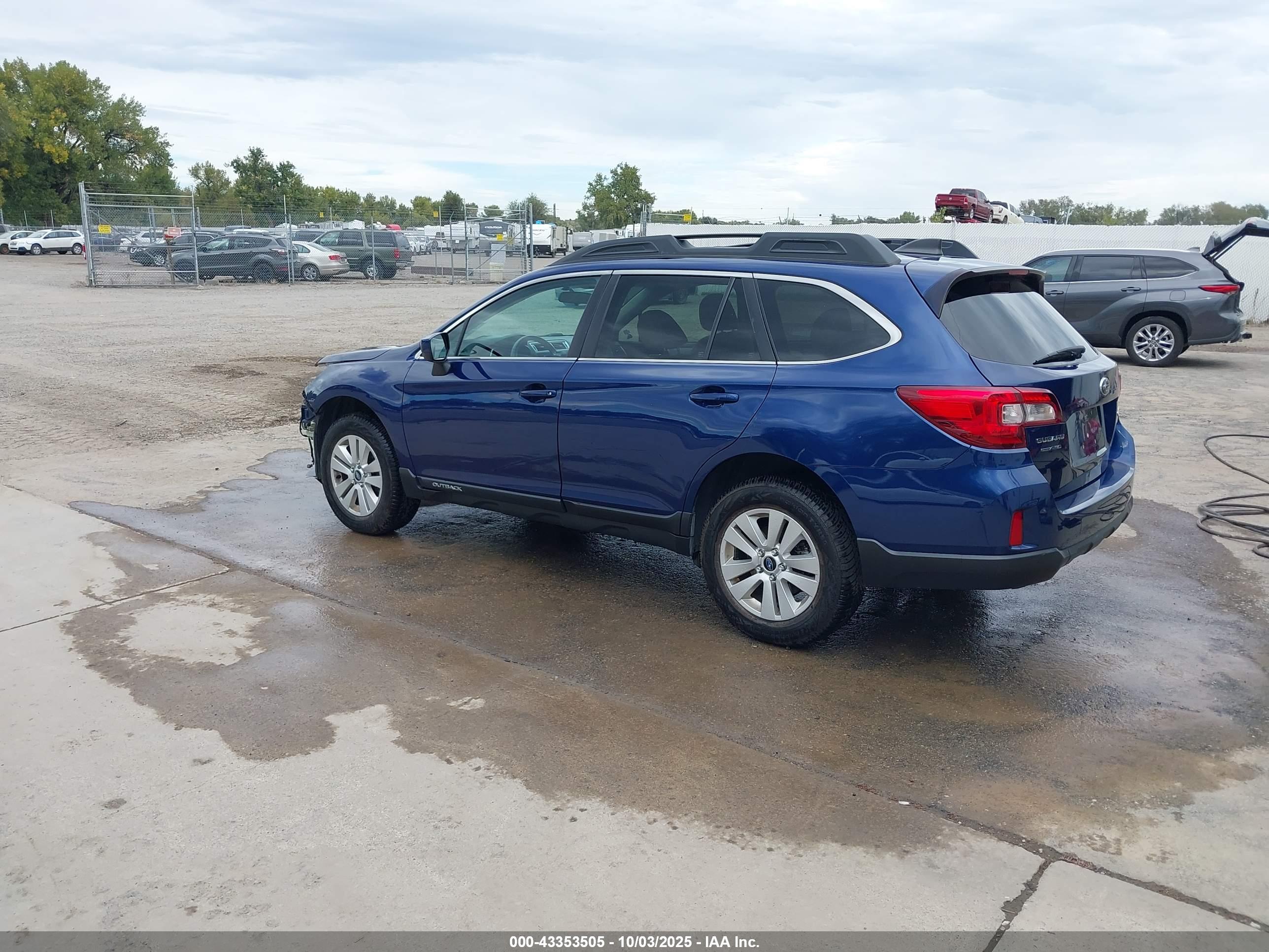 SUBARU OUTBACK image 3