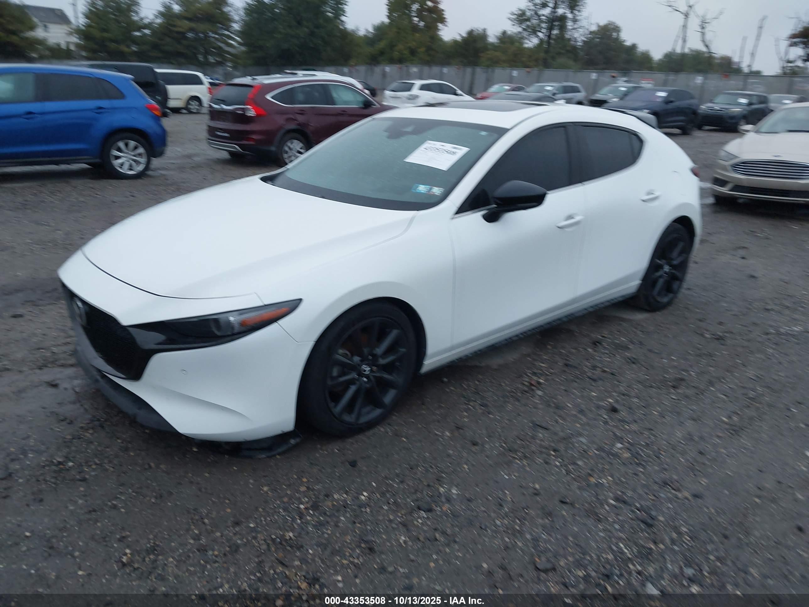 MAZDA MAZDA3 image 2