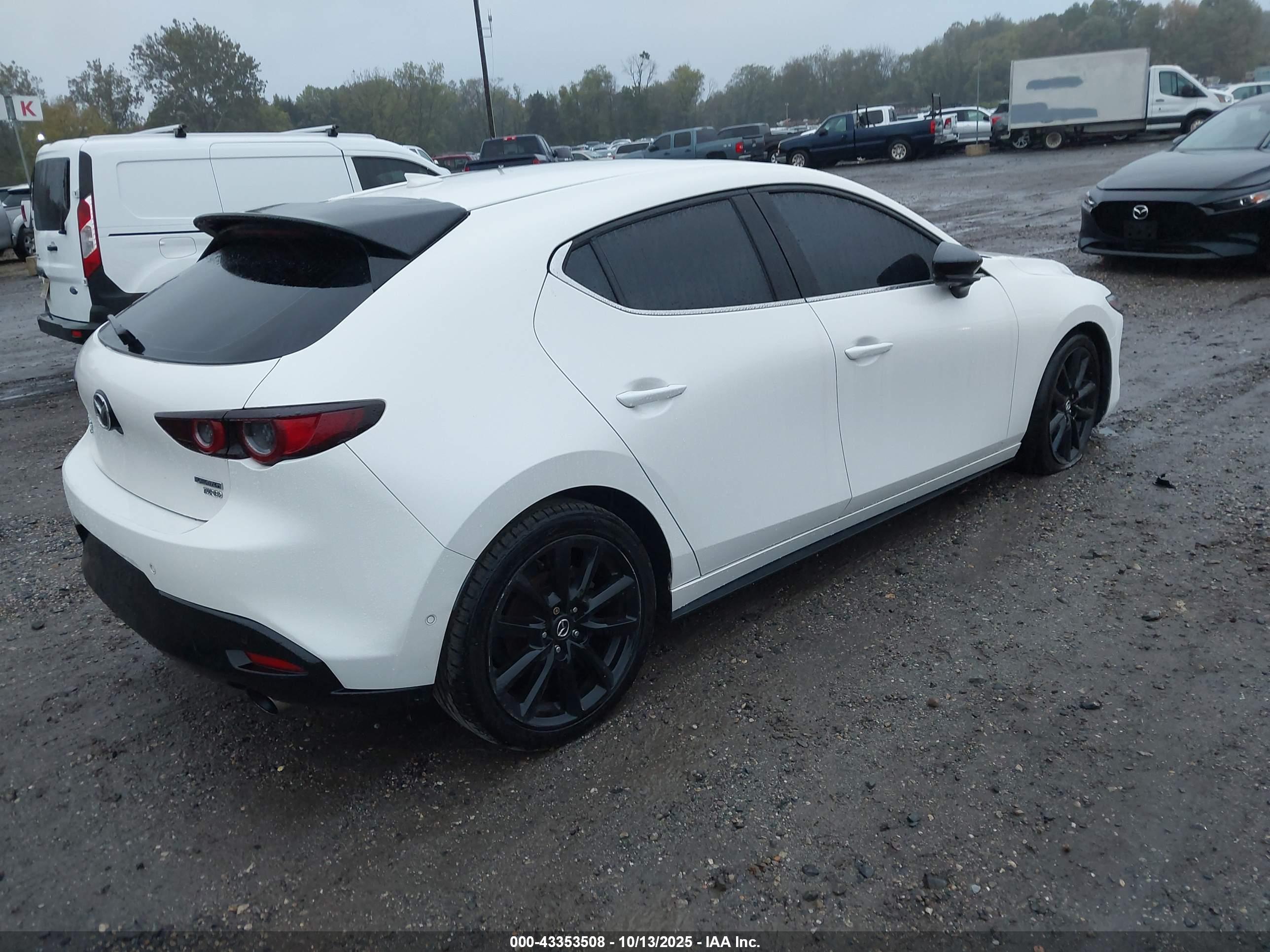 MAZDA MAZDA3 image 4