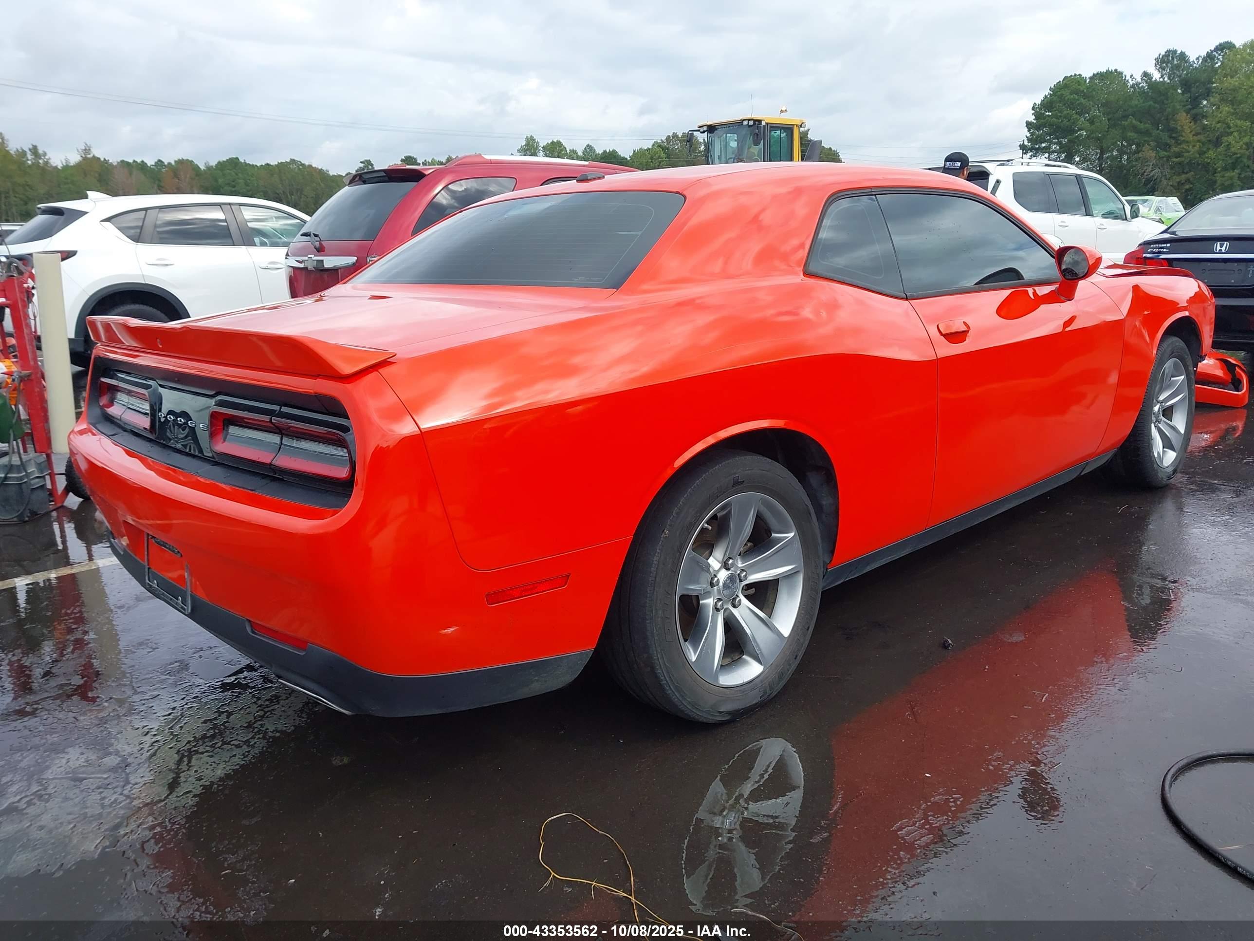DODGE CHALLENGER image 4