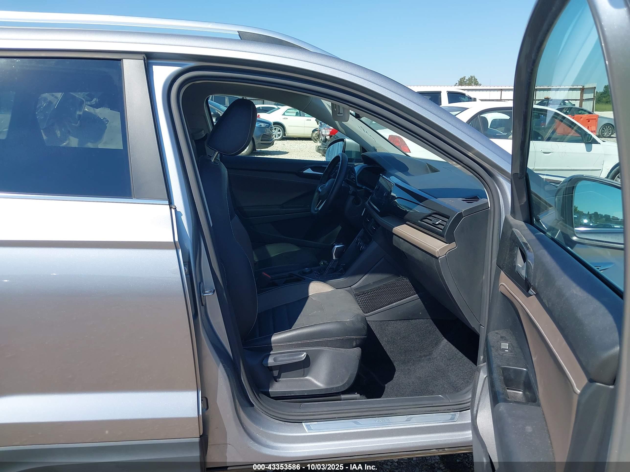 VOLKSWAGEN TAOS image 5