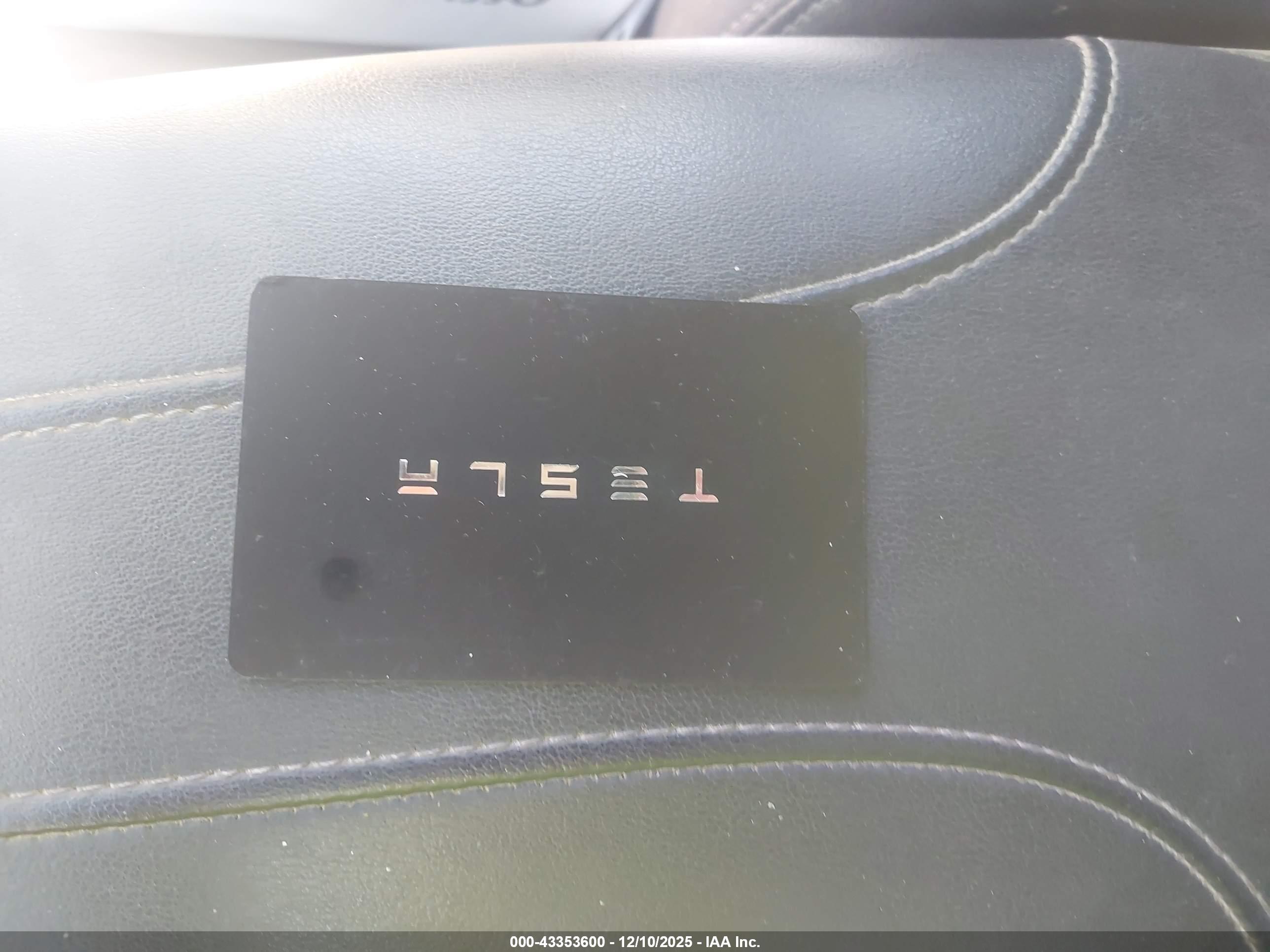 TESLA MODEL image 11