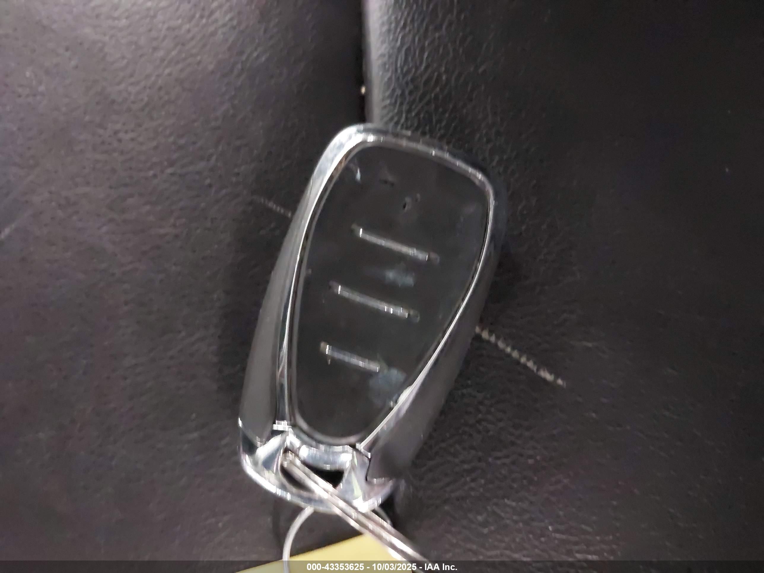 CHEVROLET TRAVERSE image 11