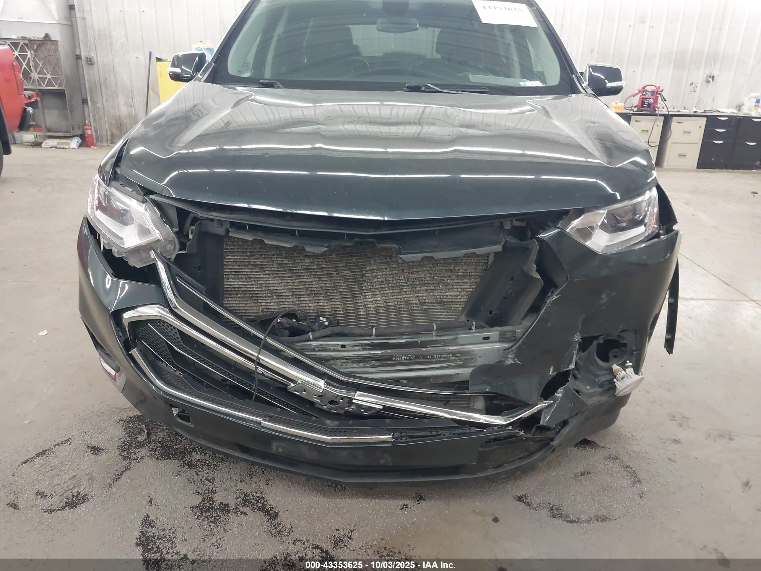 CHEVROLET TRAVERSE image 6