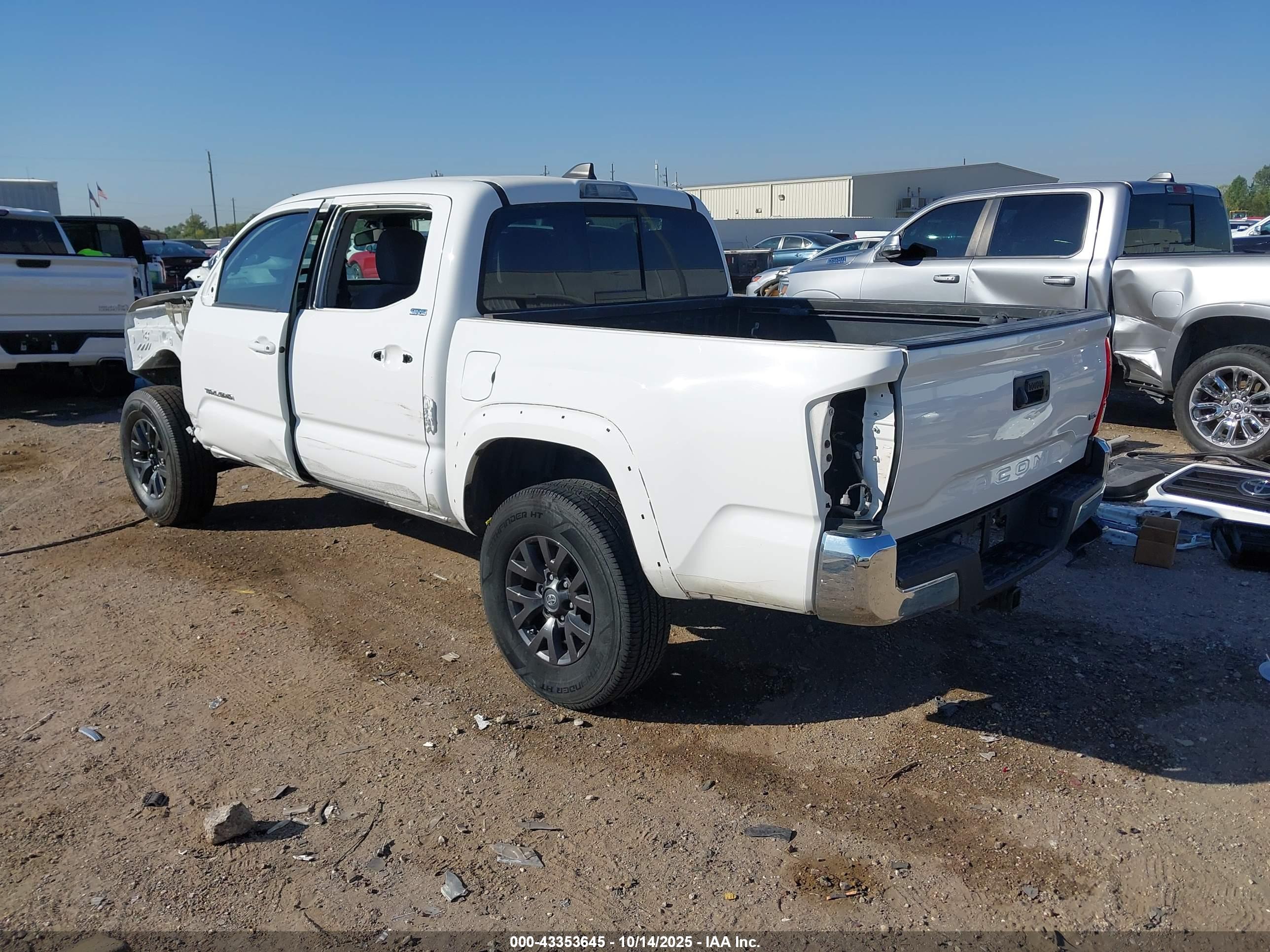TOYOTA TACOMA image 3