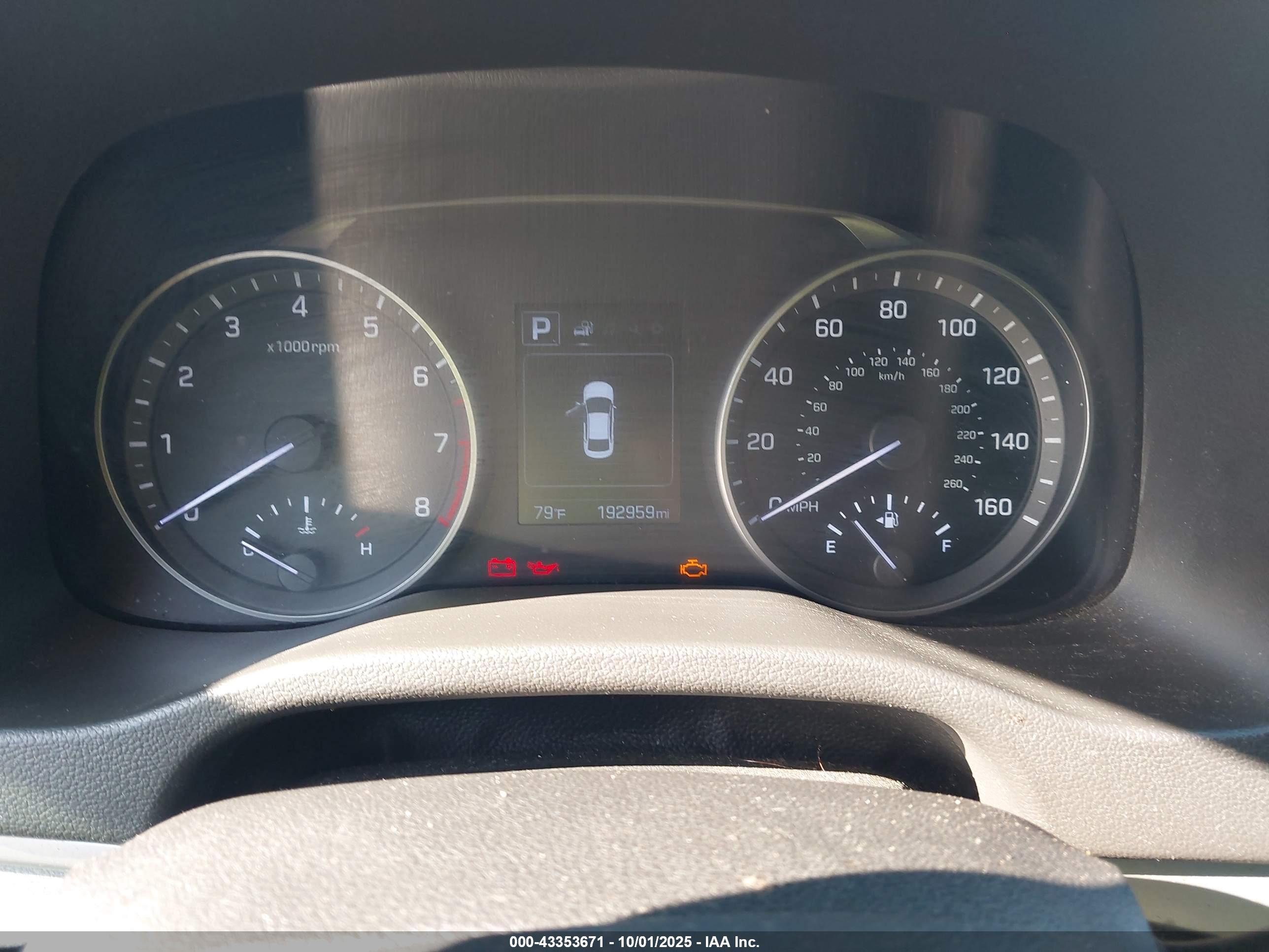 HYUNDAI ELANTRA image 7