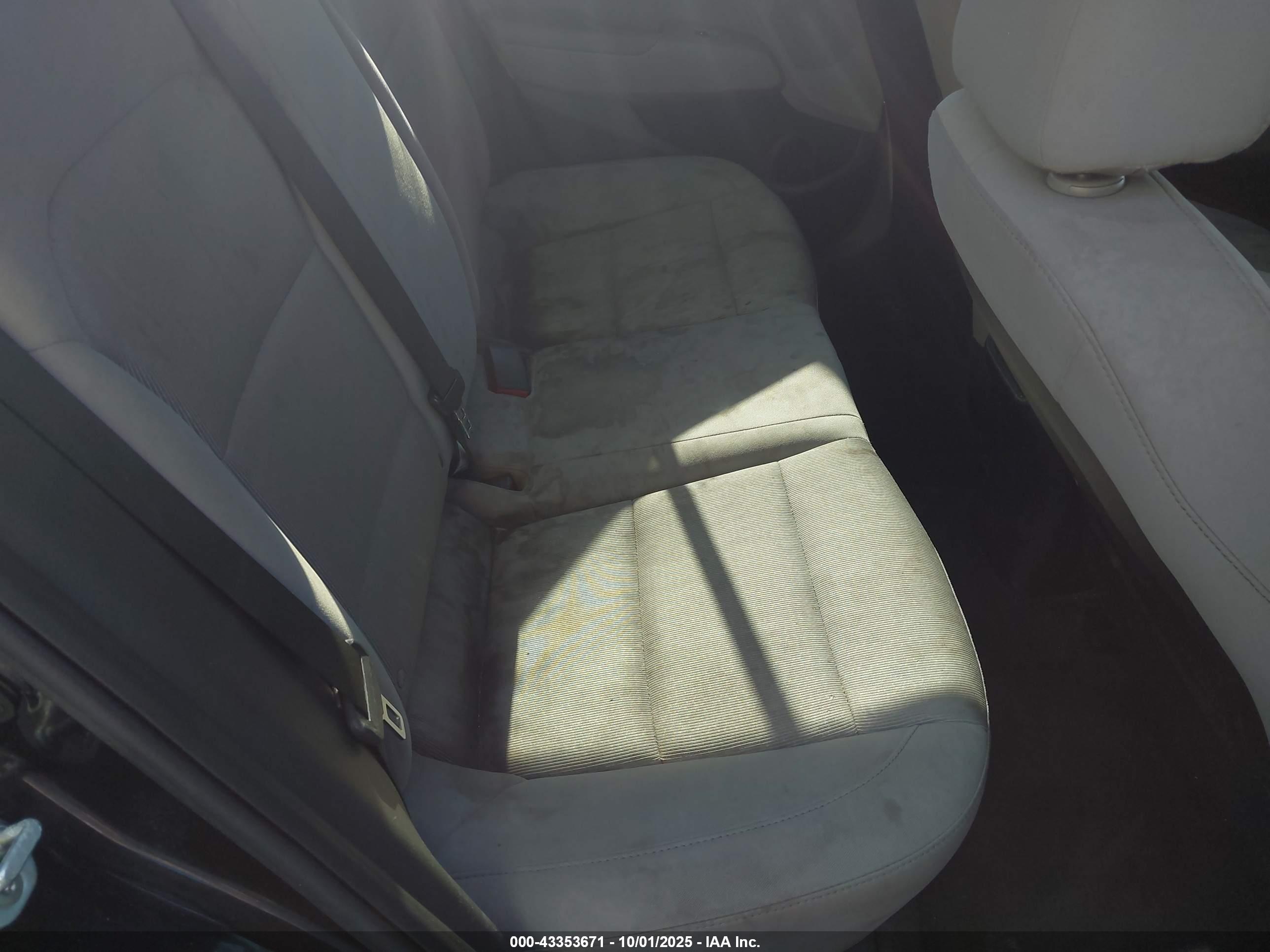 HYUNDAI ELANTRA image 8