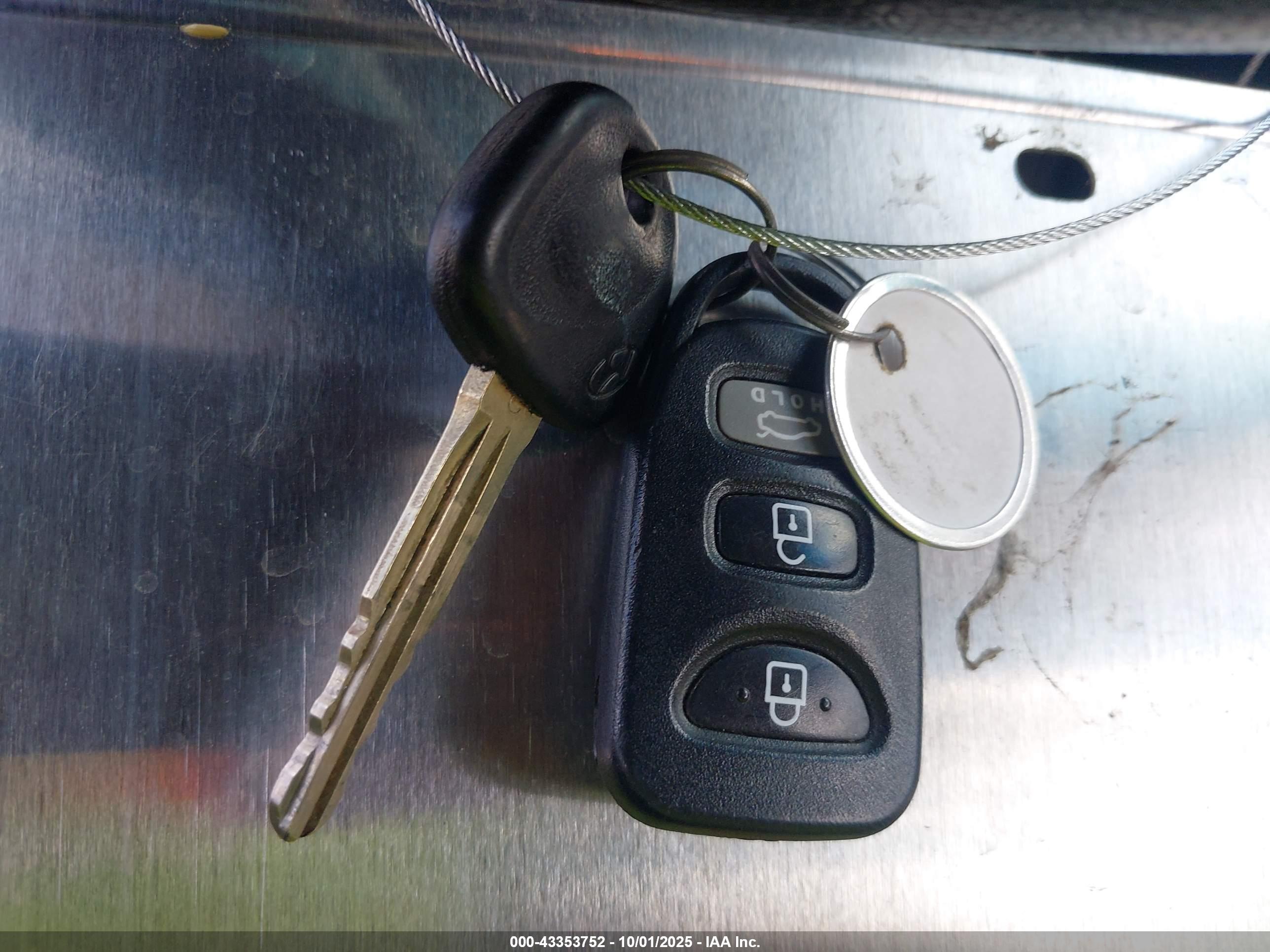 HYUNDAI ELANTRA image 11