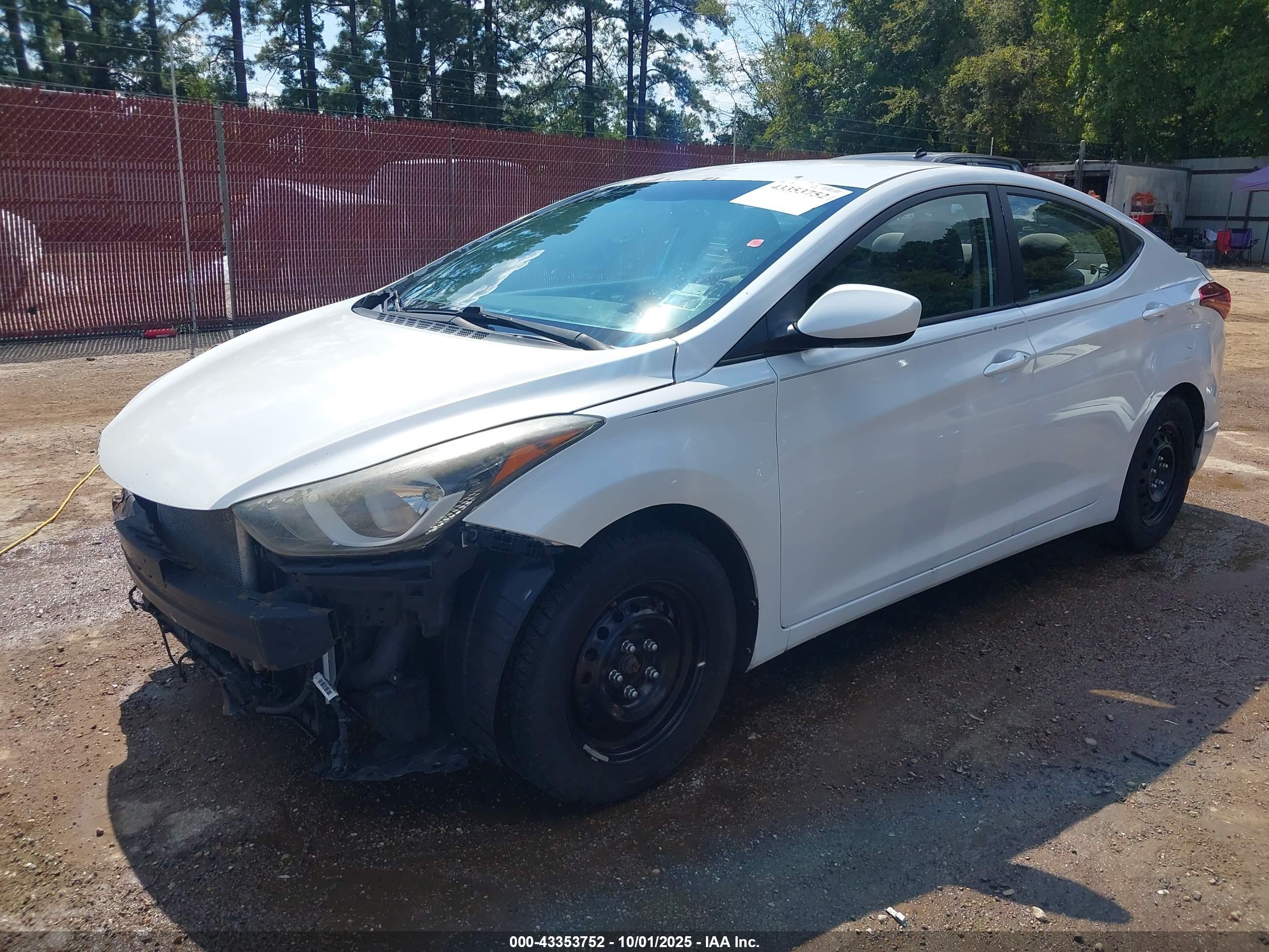 HYUNDAI ELANTRA image 2