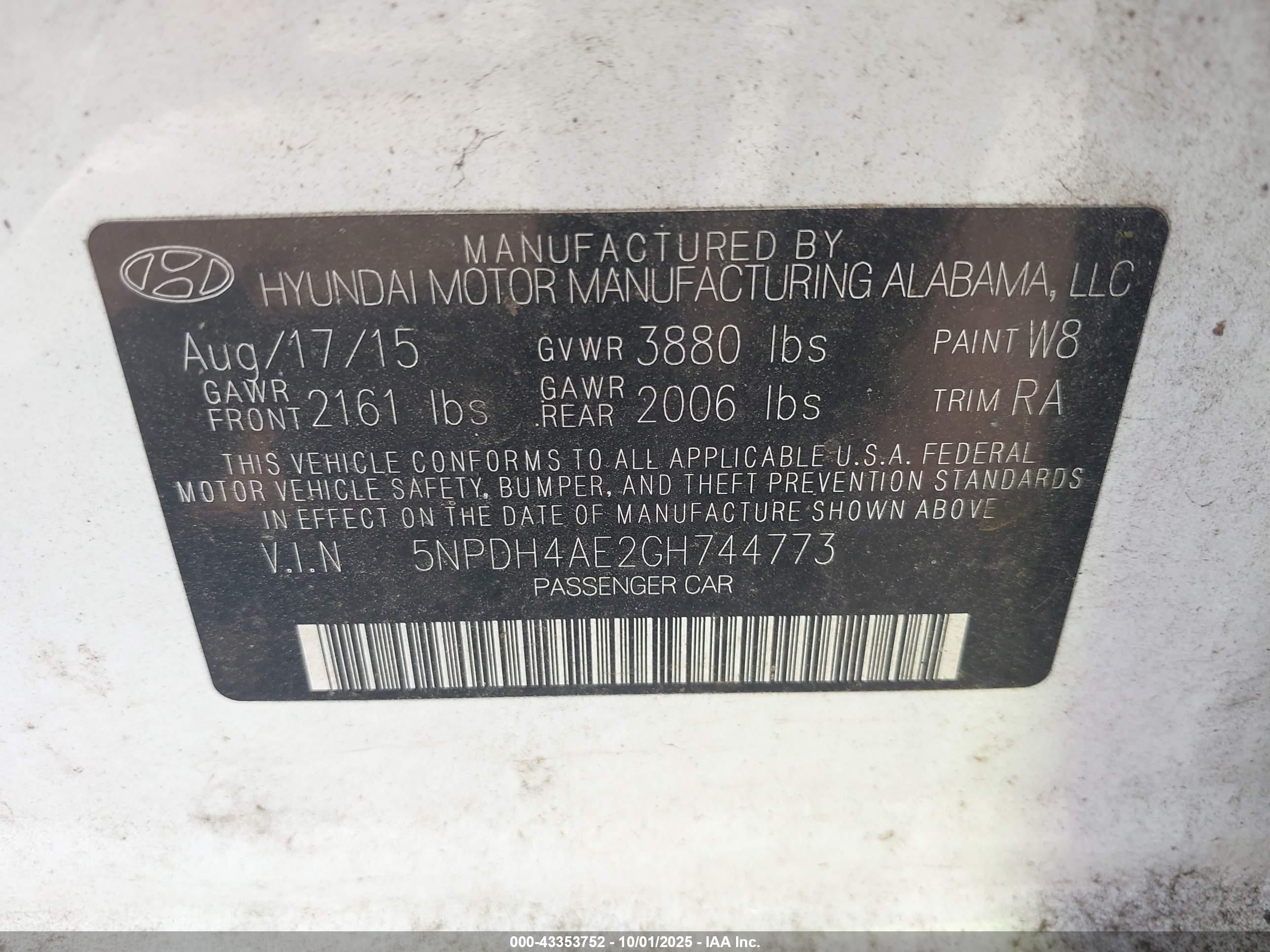 HYUNDAI ELANTRA image 9