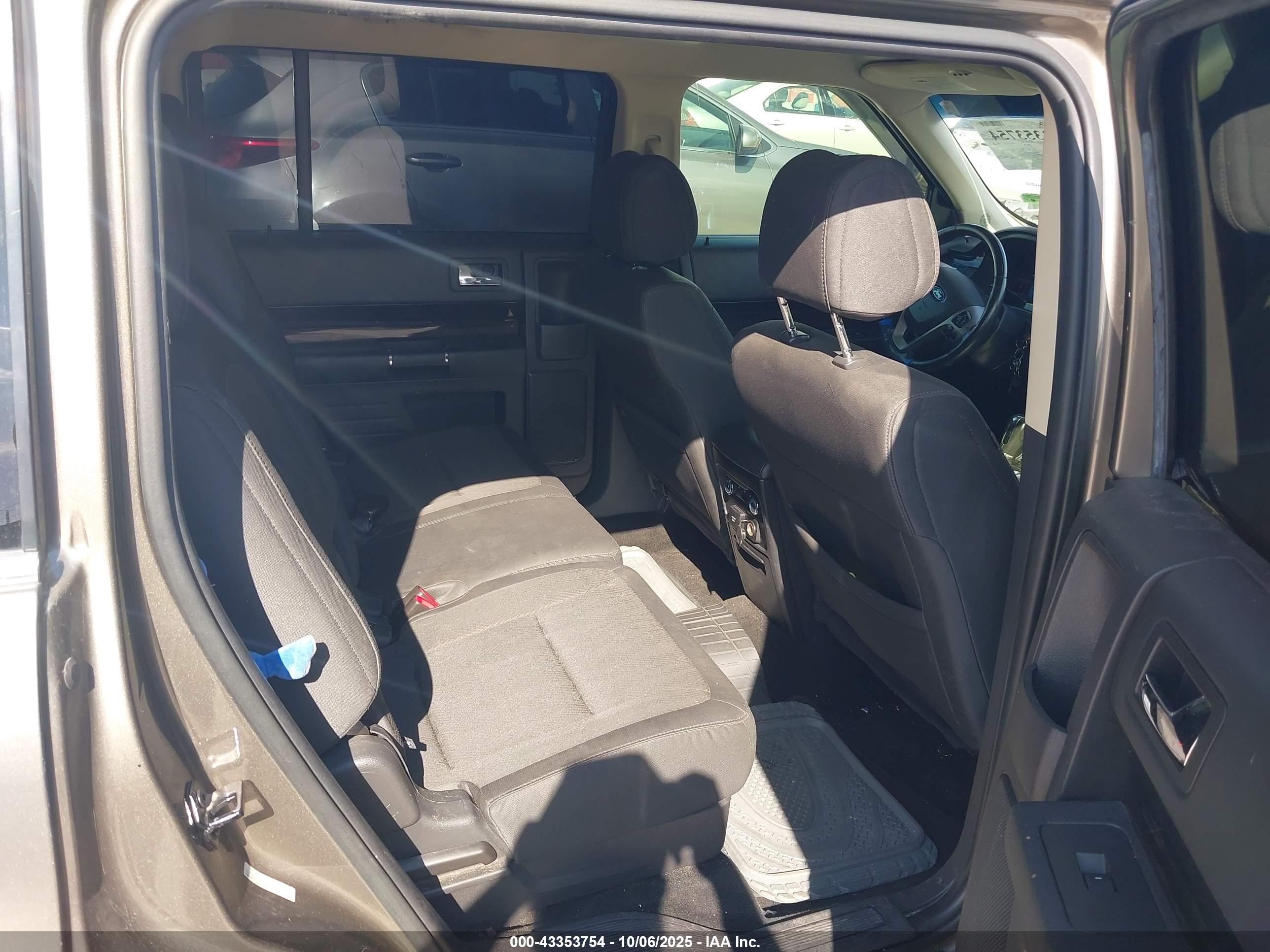 FORD FLEX image 8