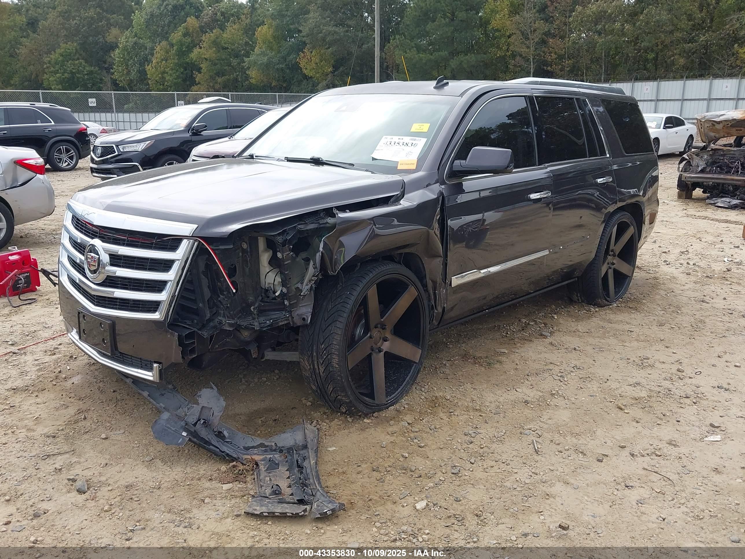 CADILLAC ESCALADE image 2