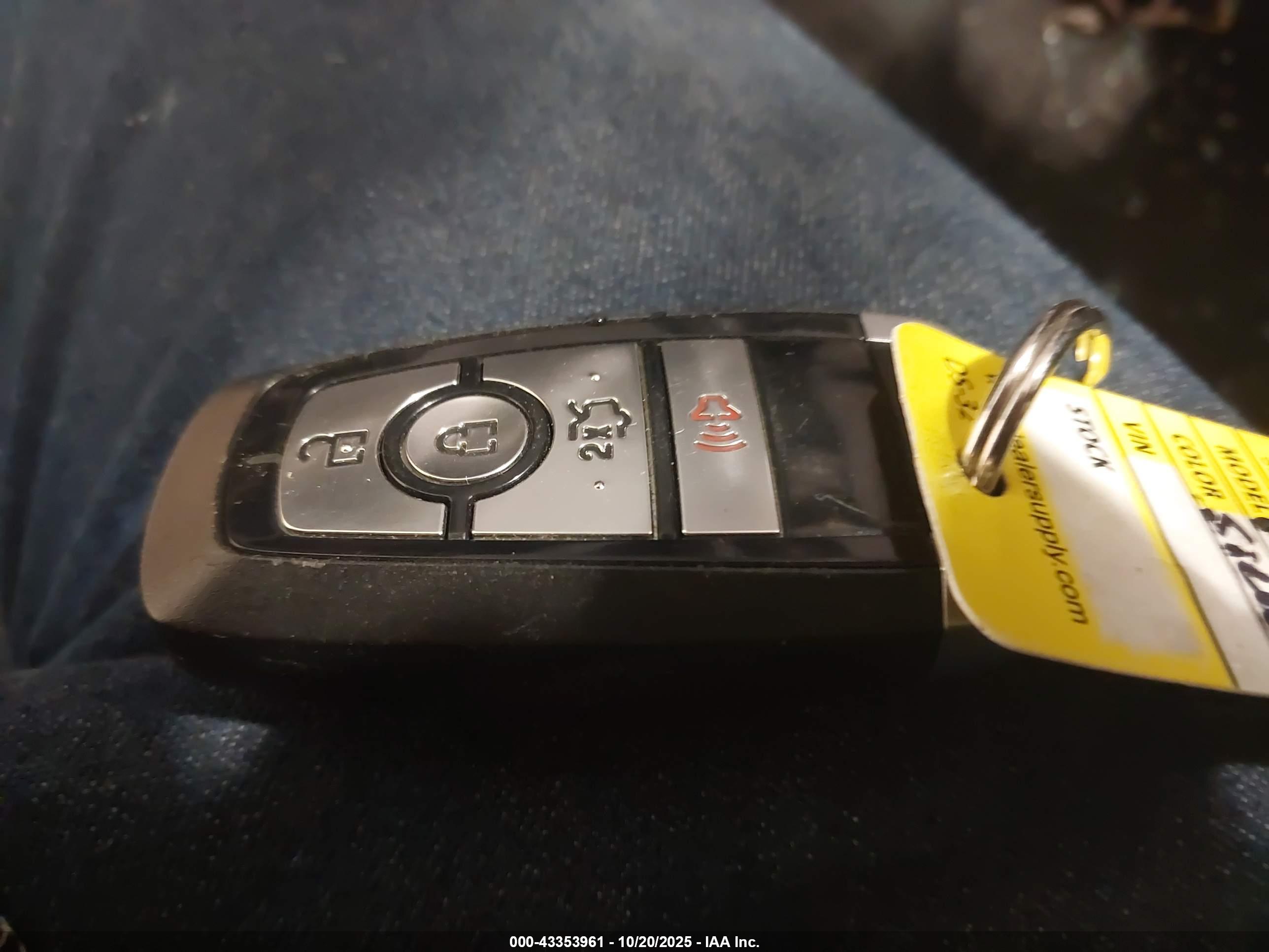 FORD FUSION image 11