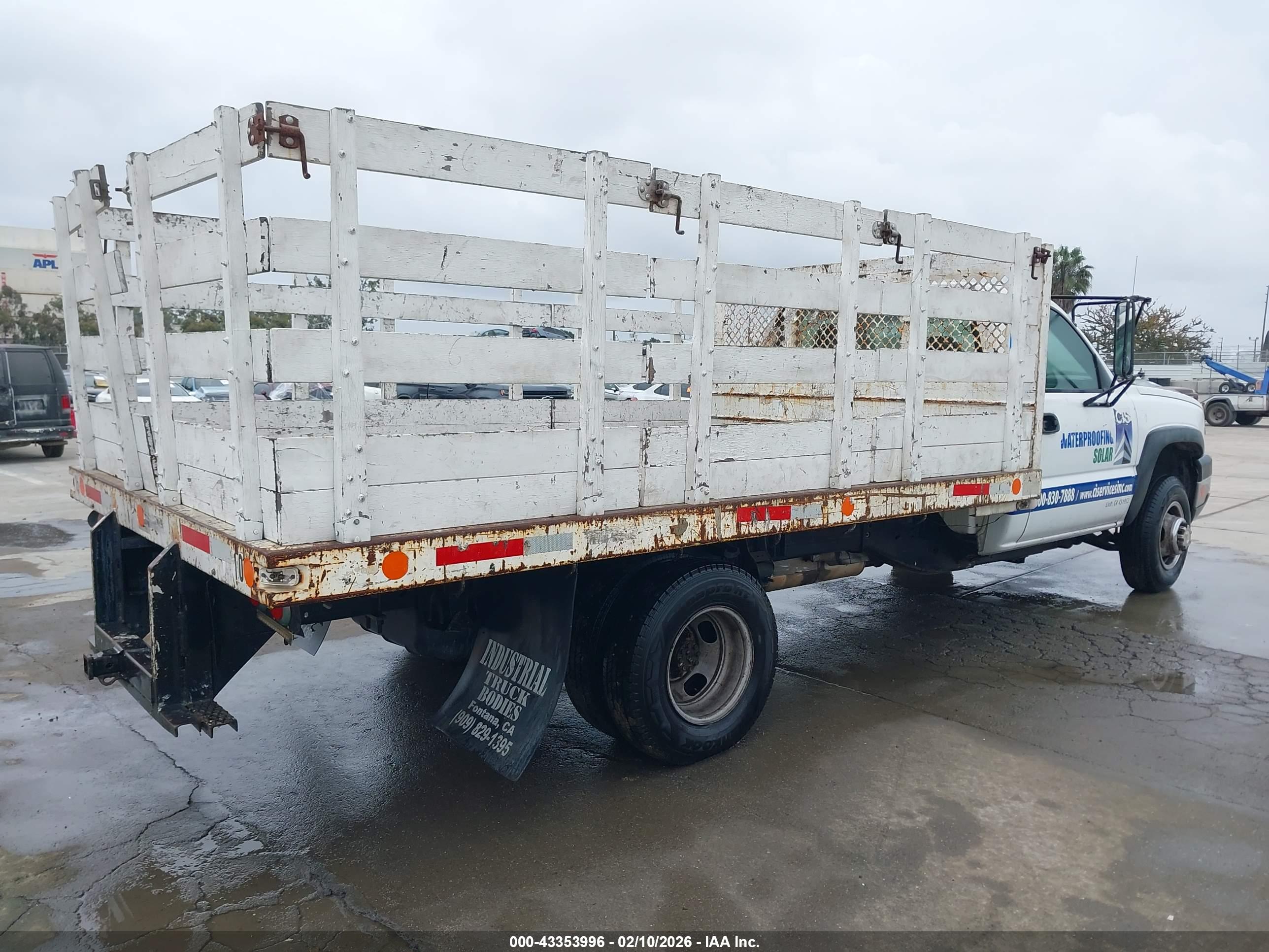 CHEVROLET SILVERADO image 4