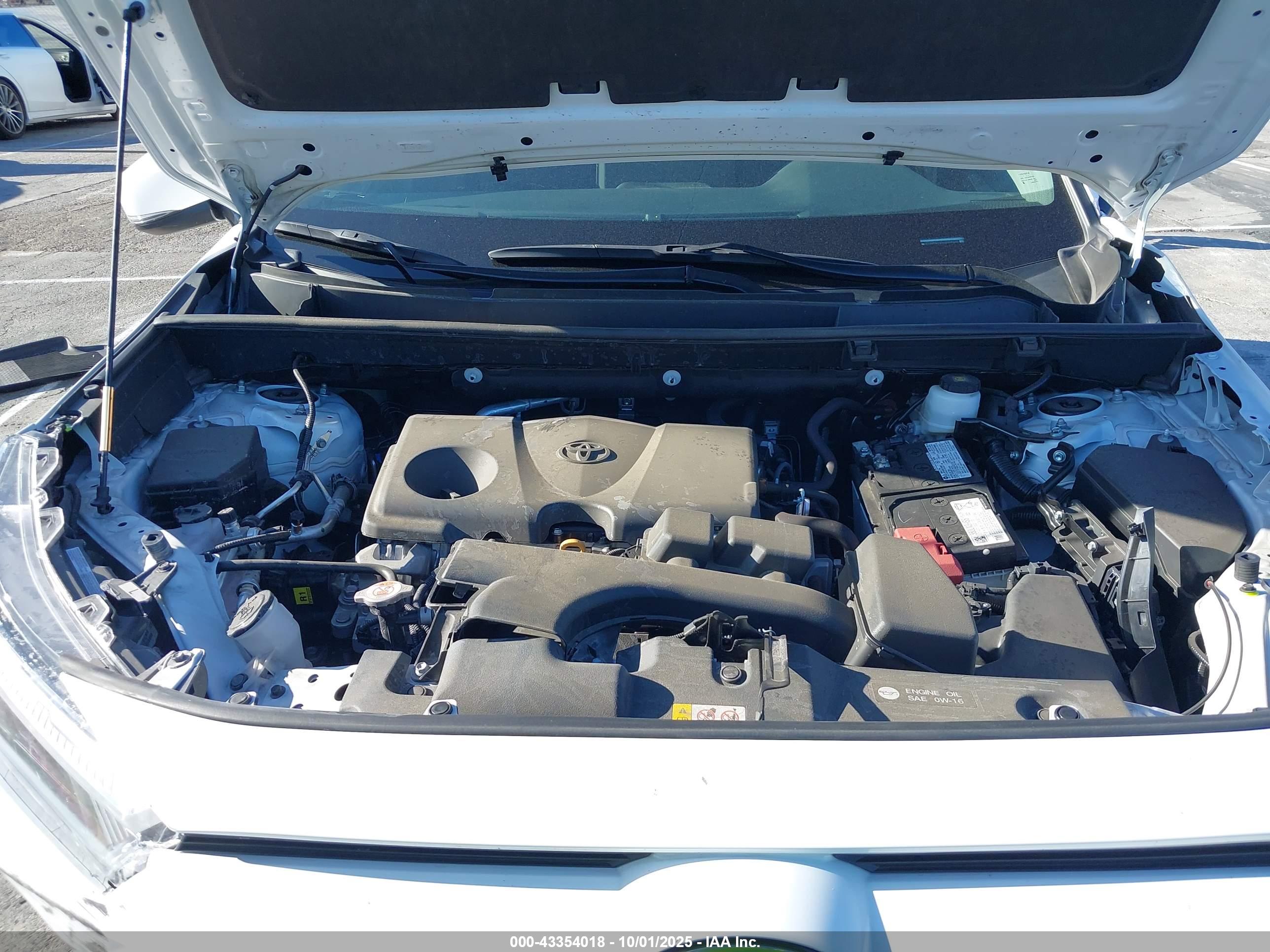 TOYOTA RAV4 image 10