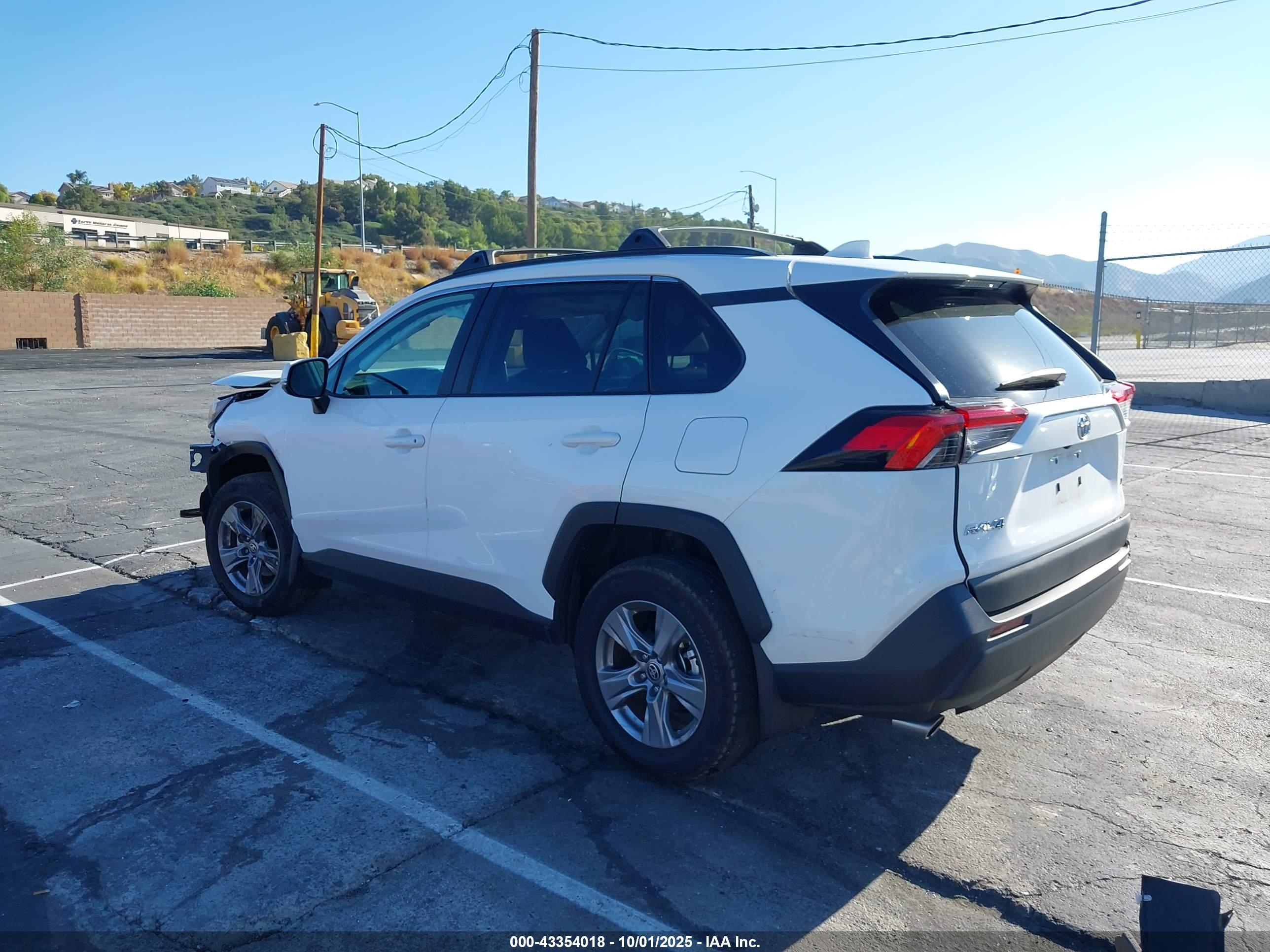 TOYOTA RAV4 image 3