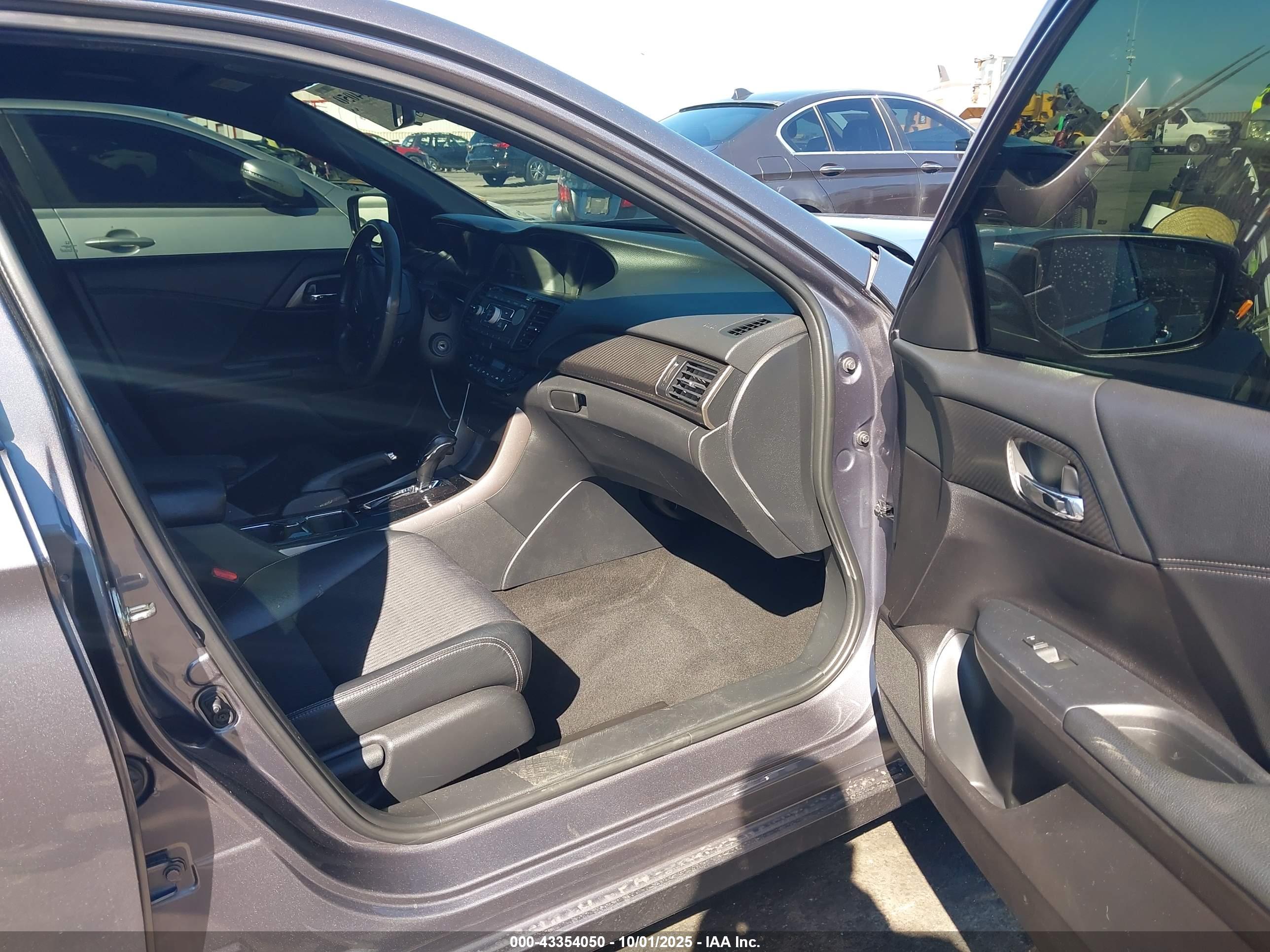 HONDA ACCORD image 5