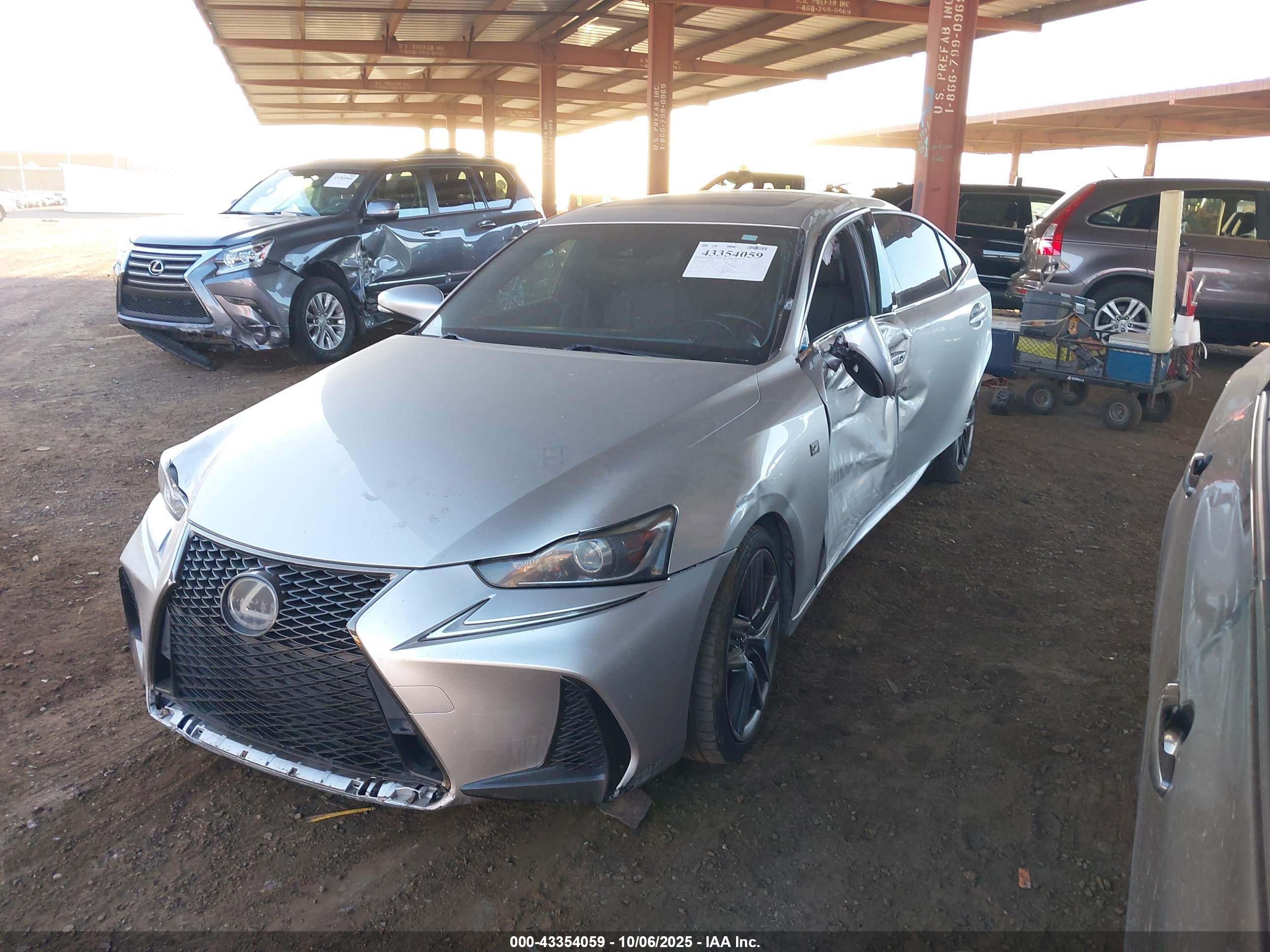 LEXUS IS image 2