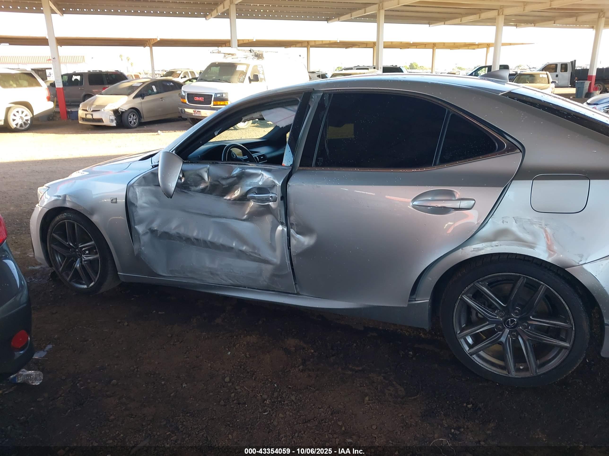 LEXUS IS image 6