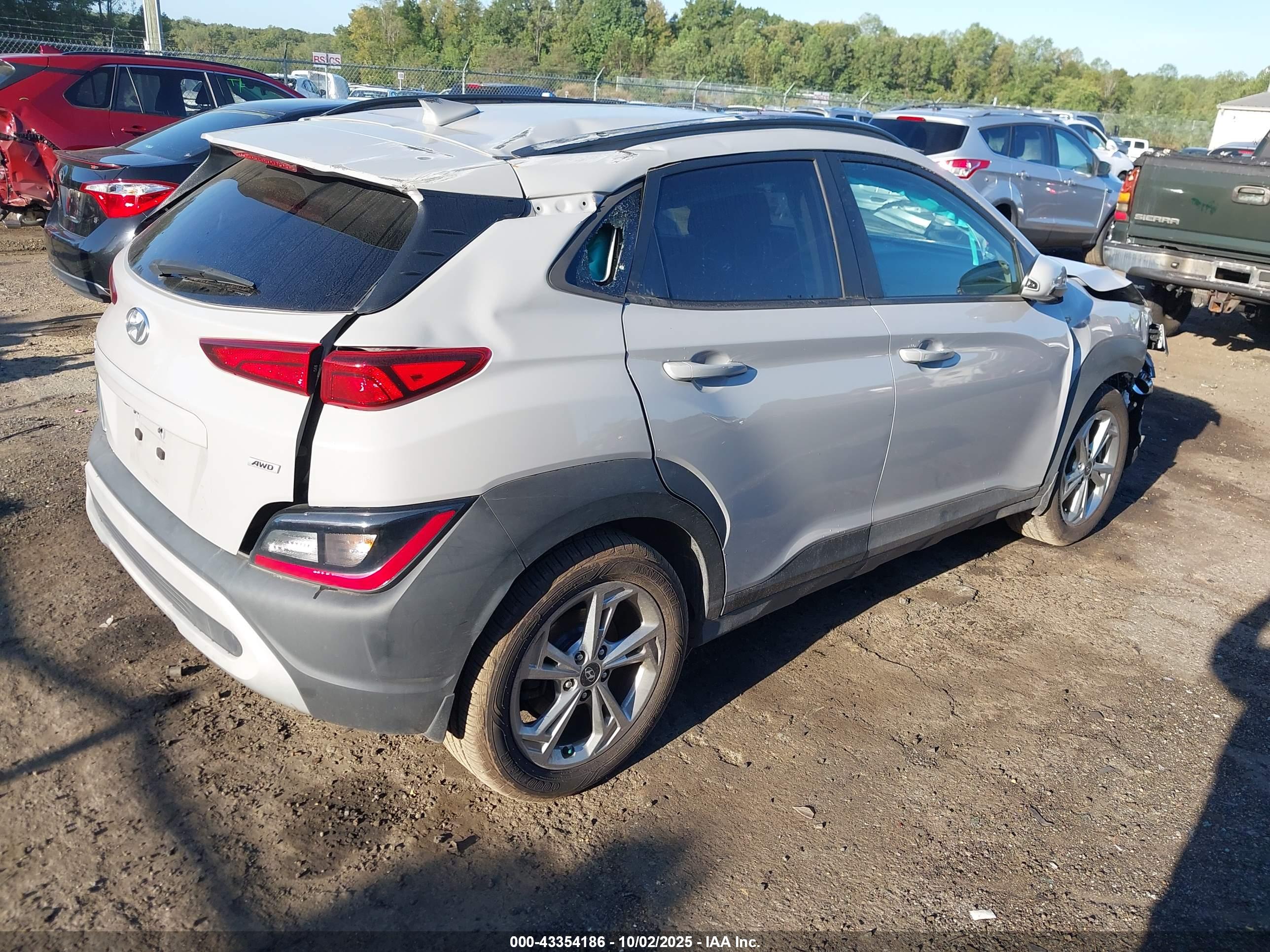 HYUNDAI KONA image 4