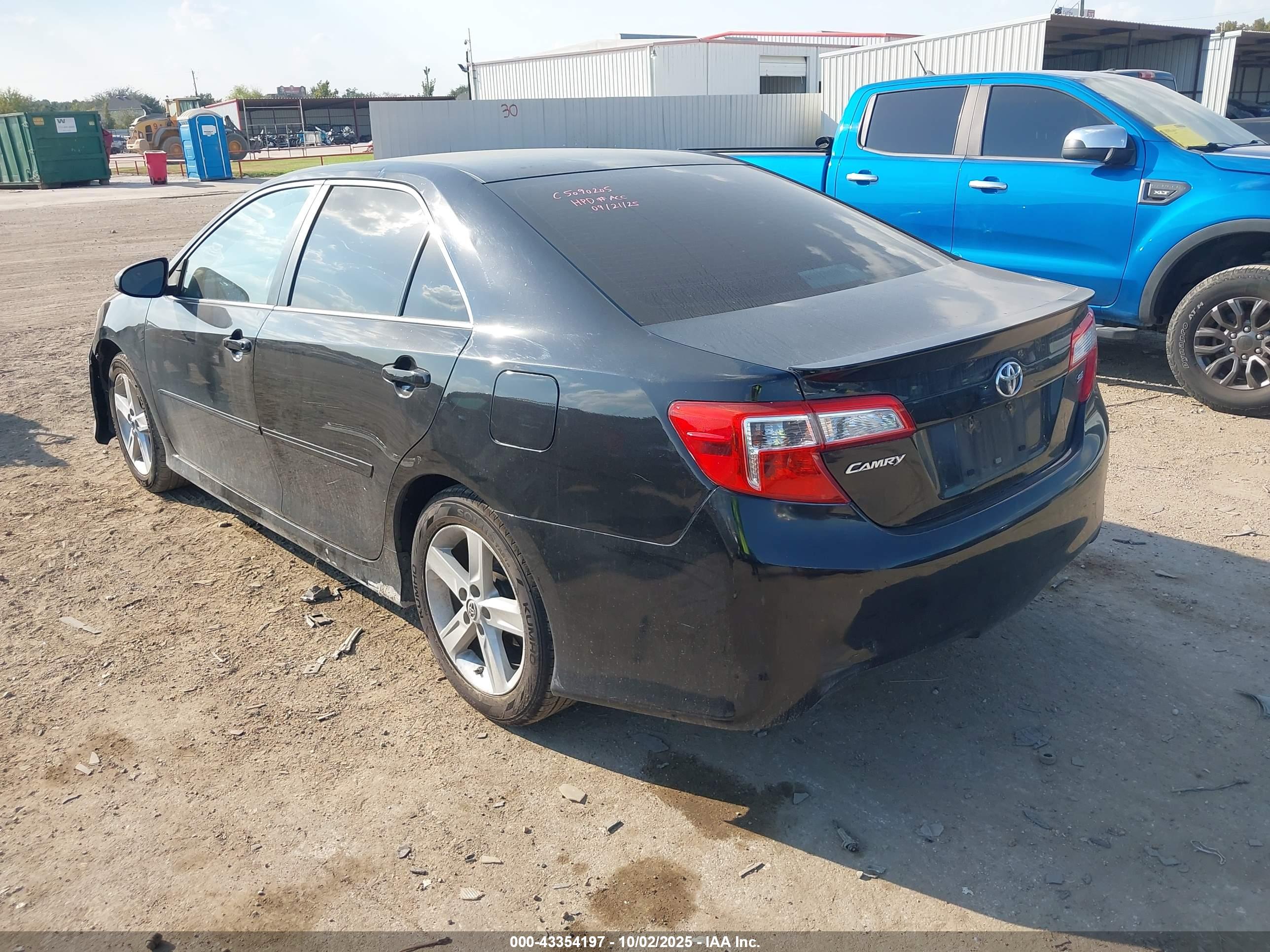 TOYOTA CAMRY image 3