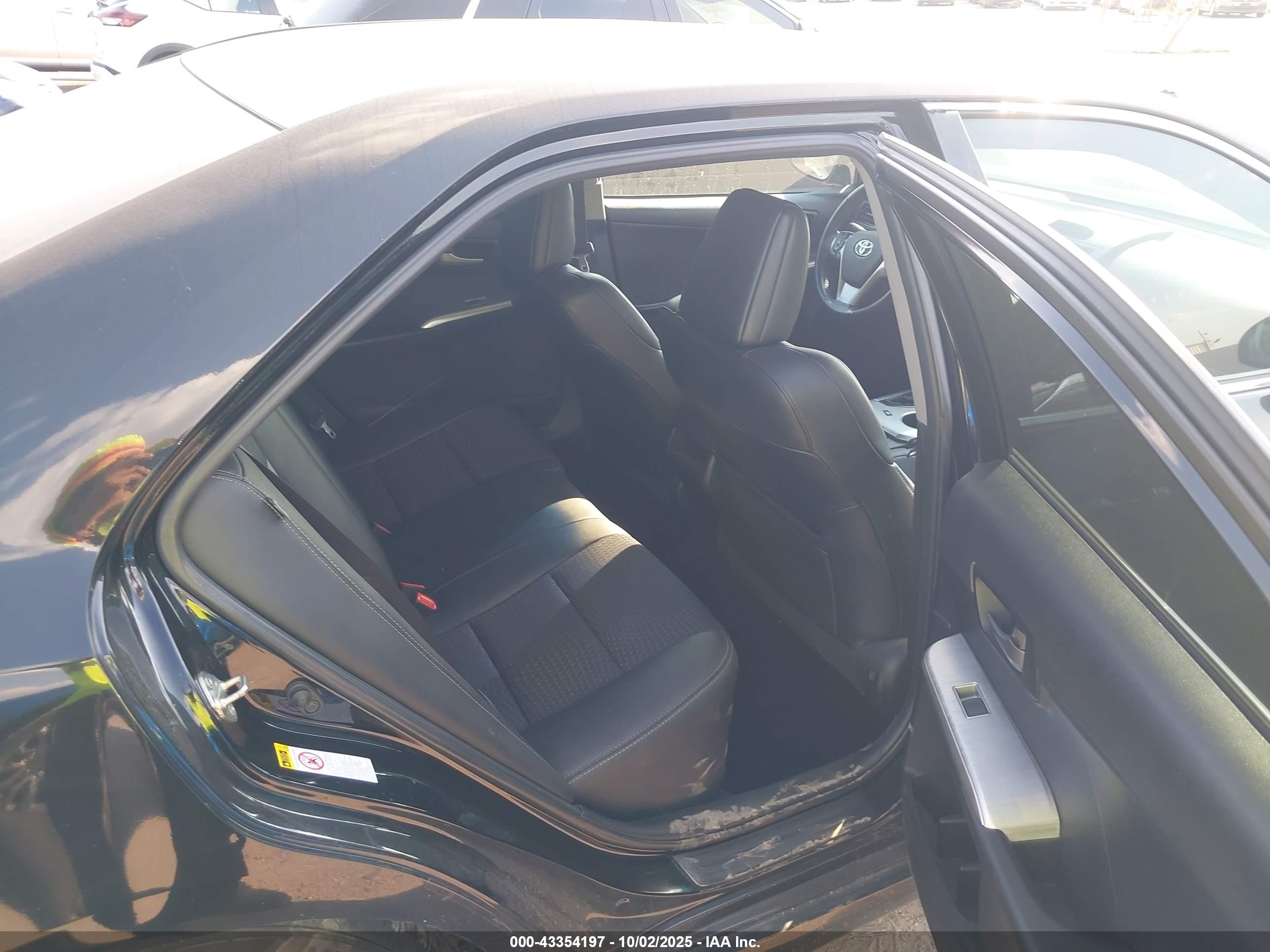 TOYOTA CAMRY image 8