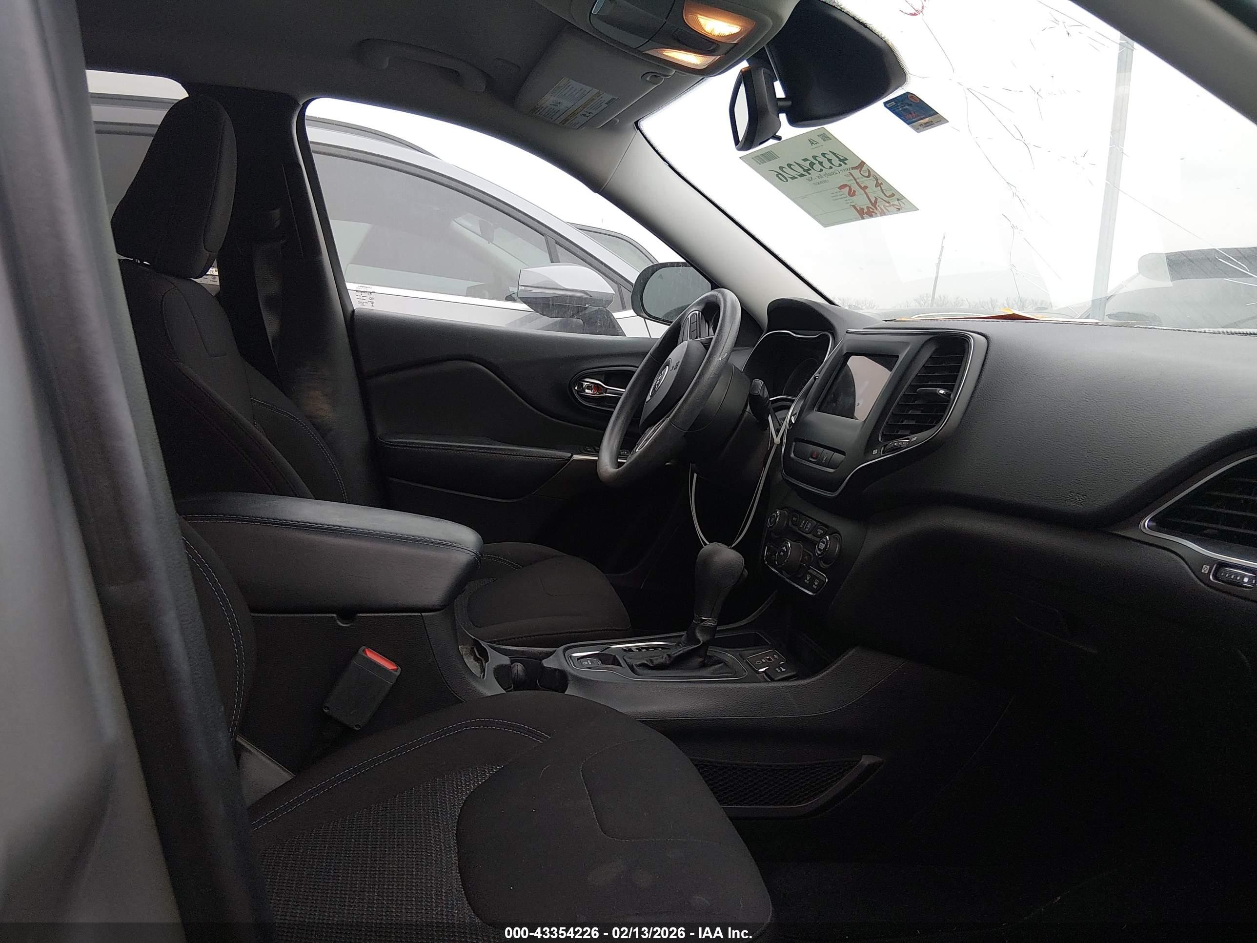 JEEP CHEROKEE image 5