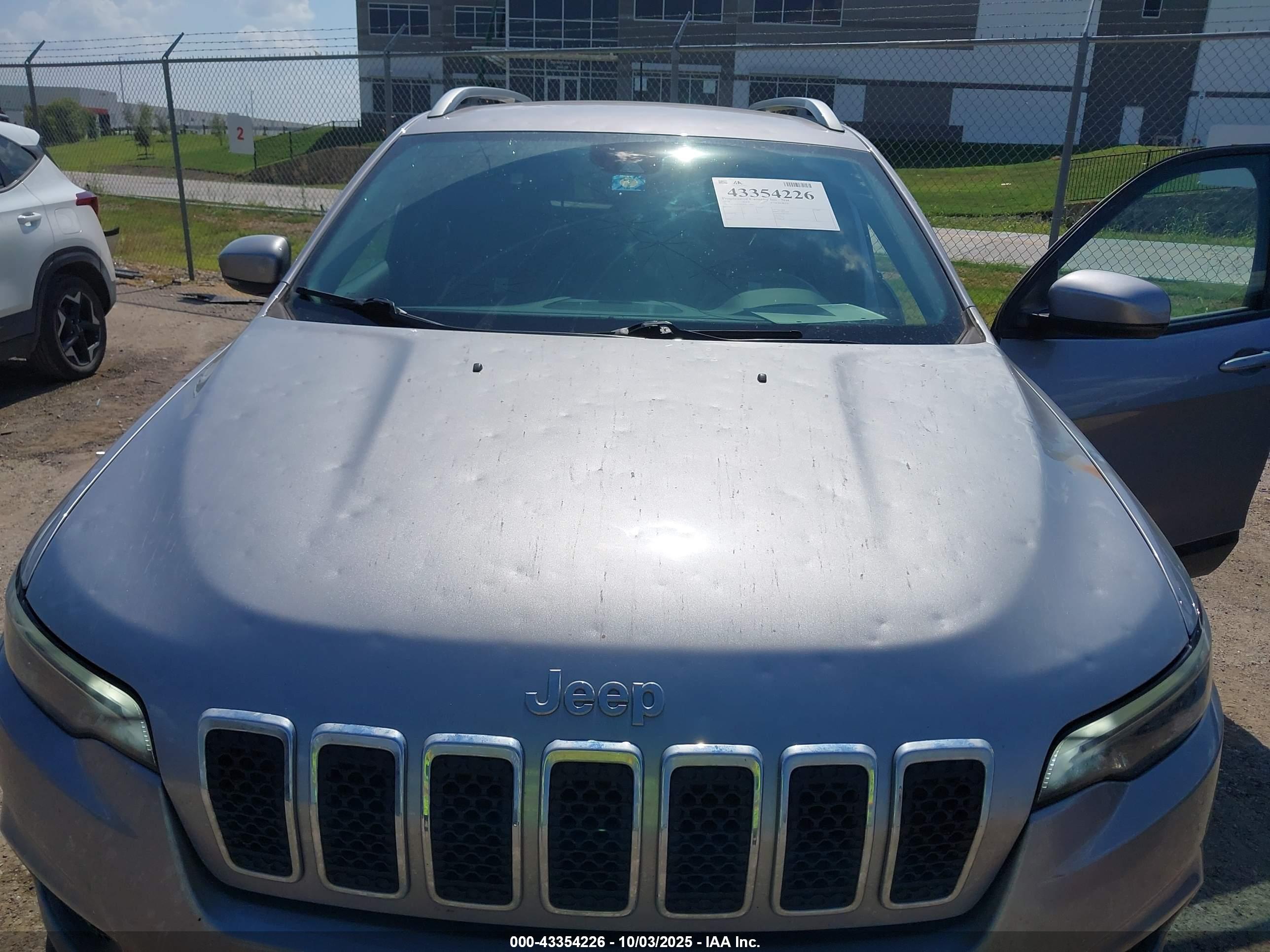 JEEP CHEROKEE image 6