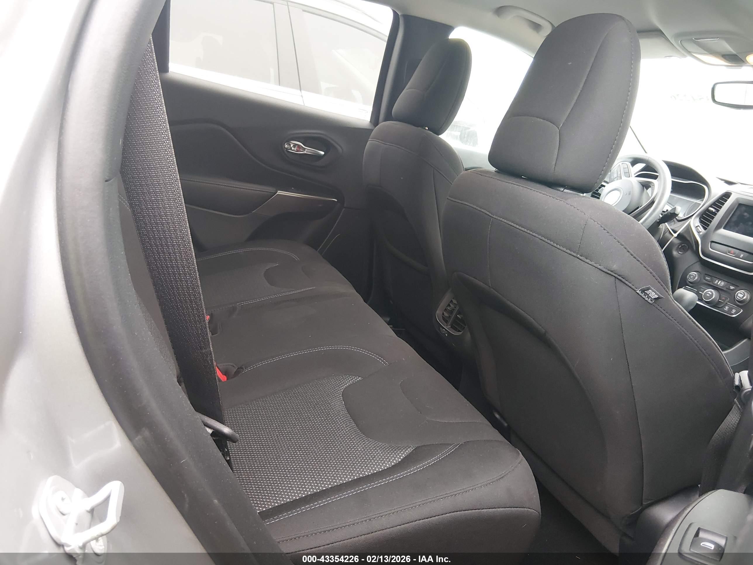 JEEP CHEROKEE image 8