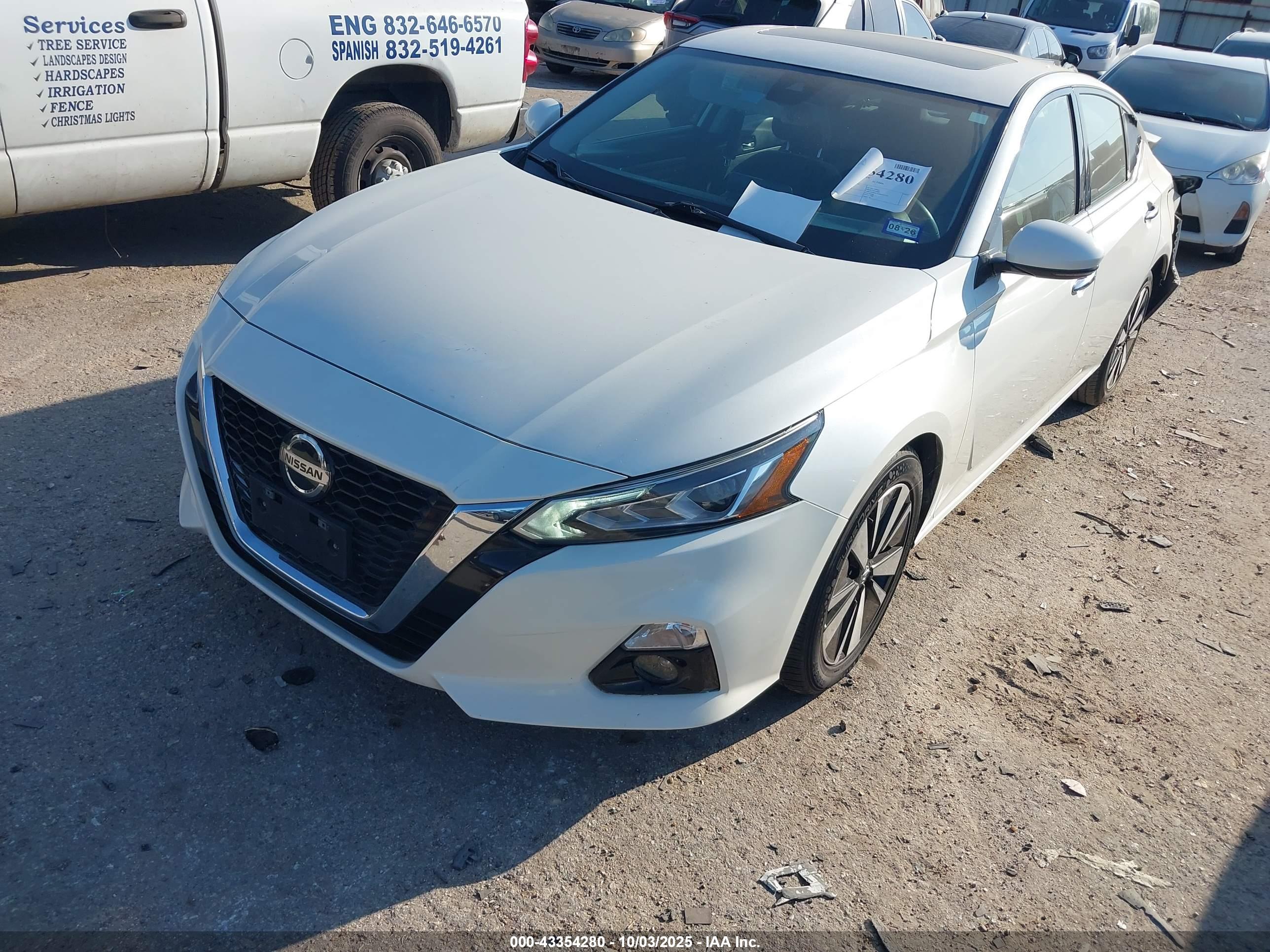 NISSAN ALTIMA image 2