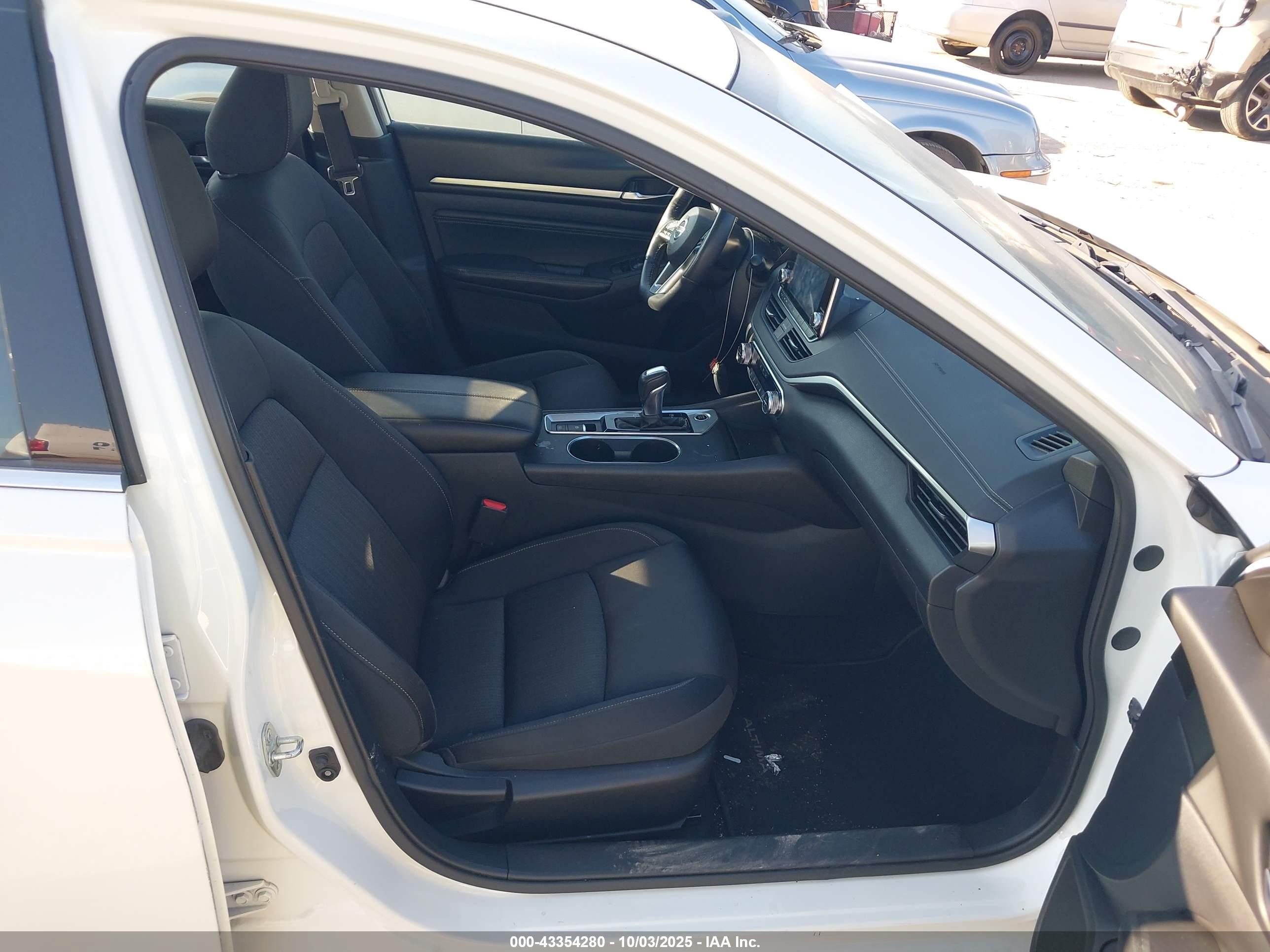 NISSAN ALTIMA image 5