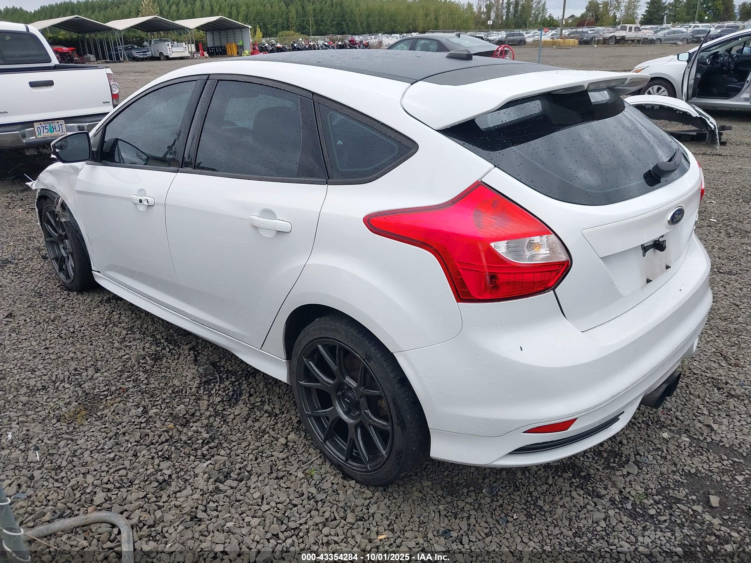 FORD FOCUS image 3