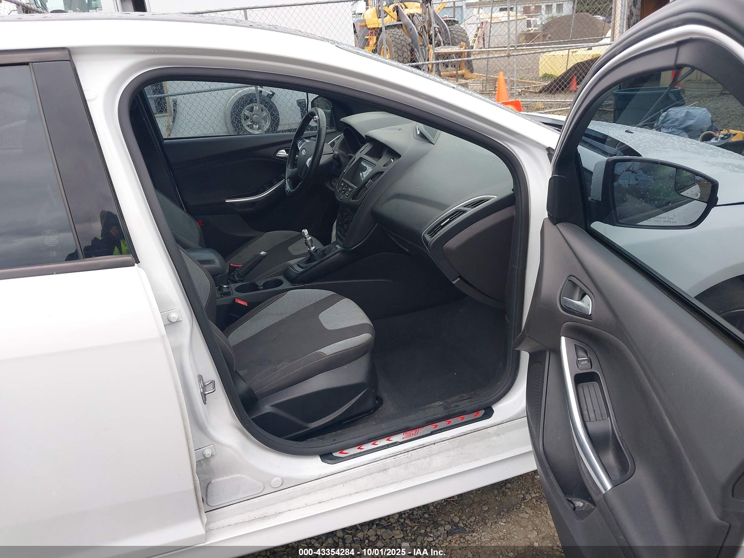 FORD FOCUS image 5