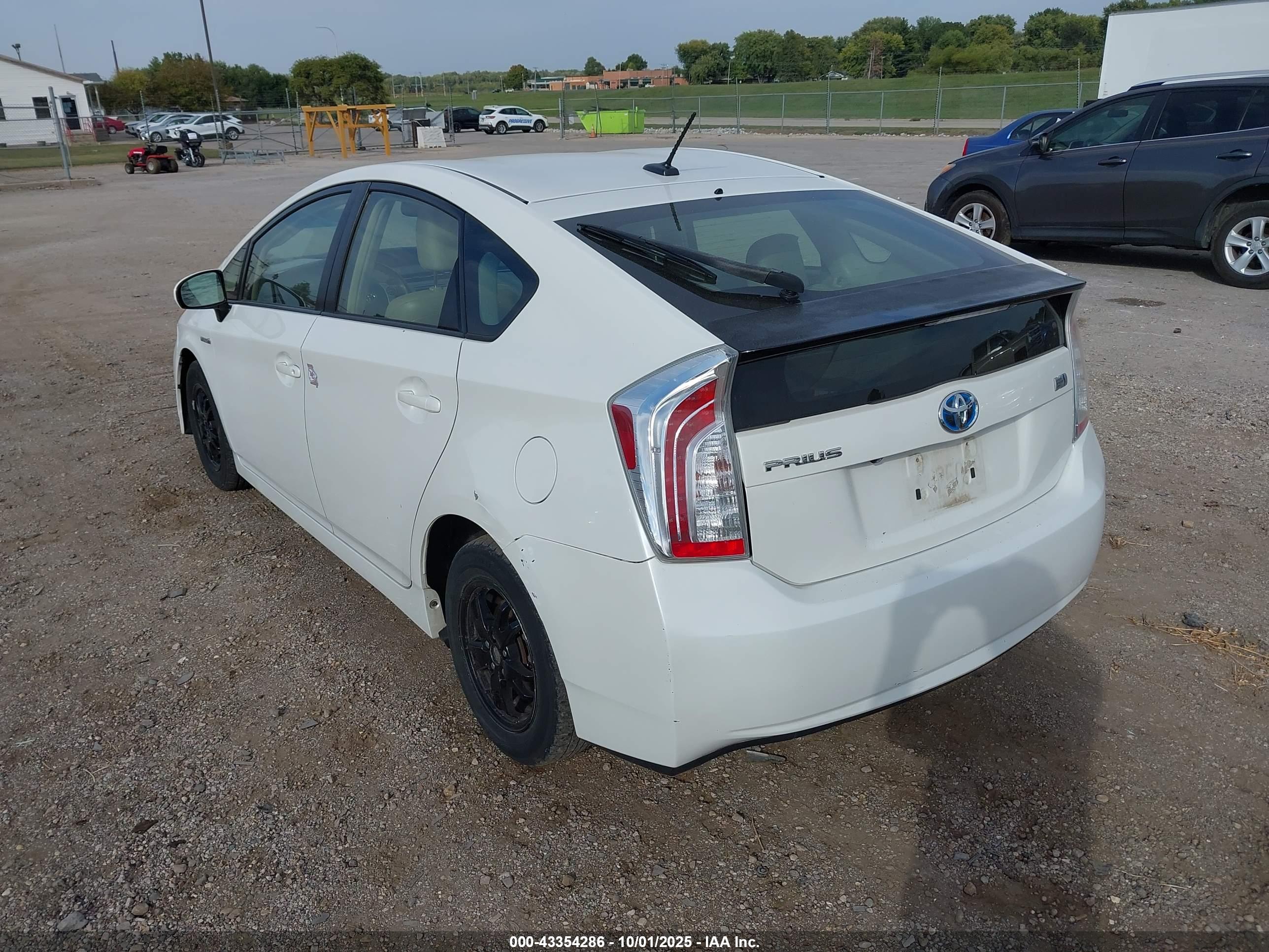 TOYOTA PRIUS image 3