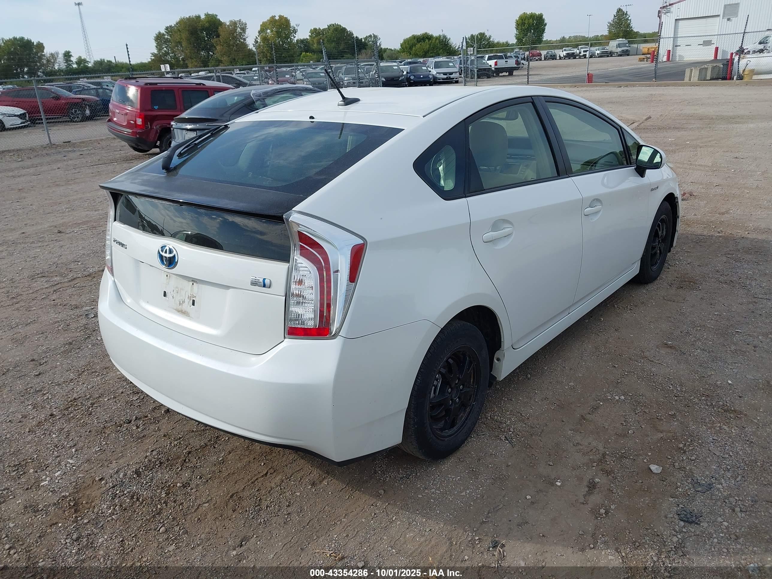 TOYOTA PRIUS image 4
