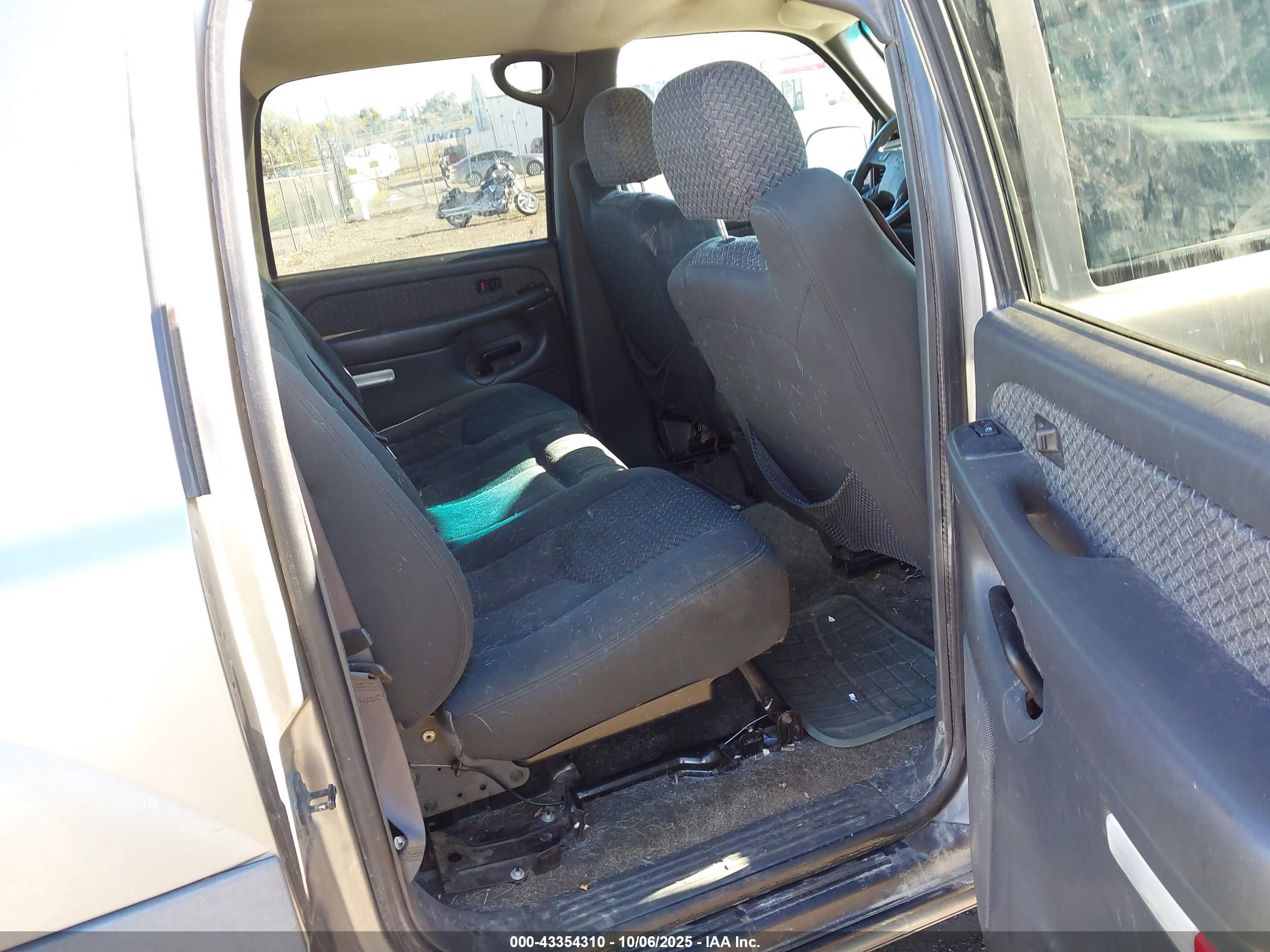CHEVROLET AVALANCHE image 8