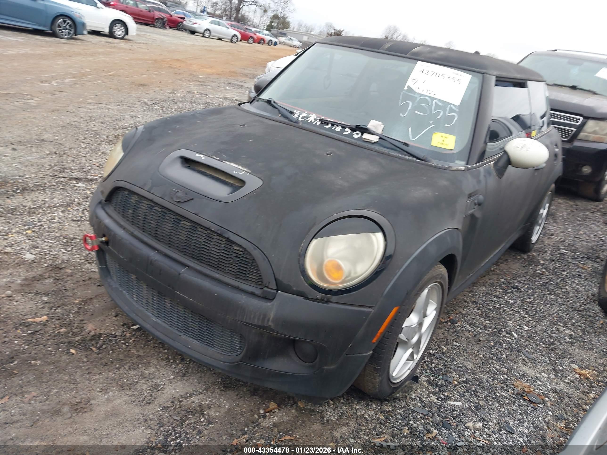 MINI COOPER image 2