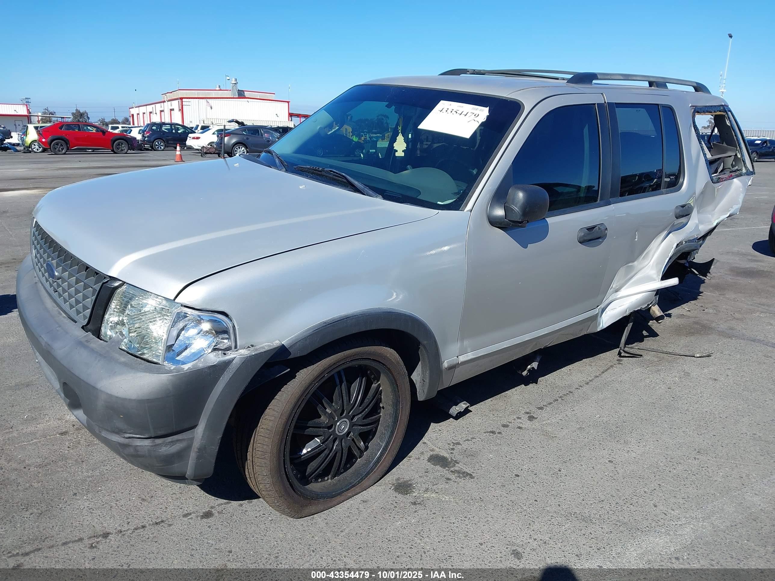 FORD EXPLORER image 2
