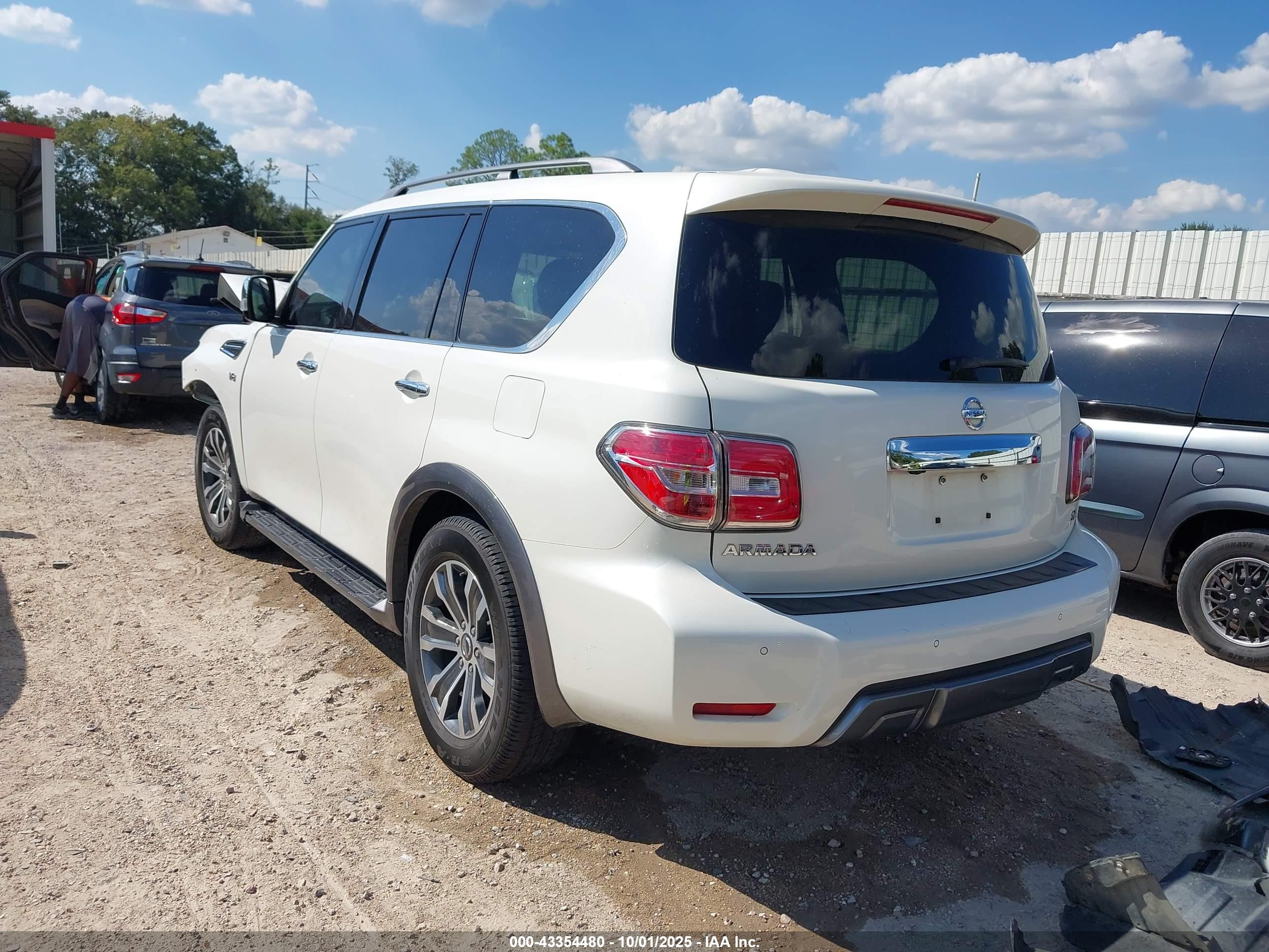 NISSAN ARMADA image 3